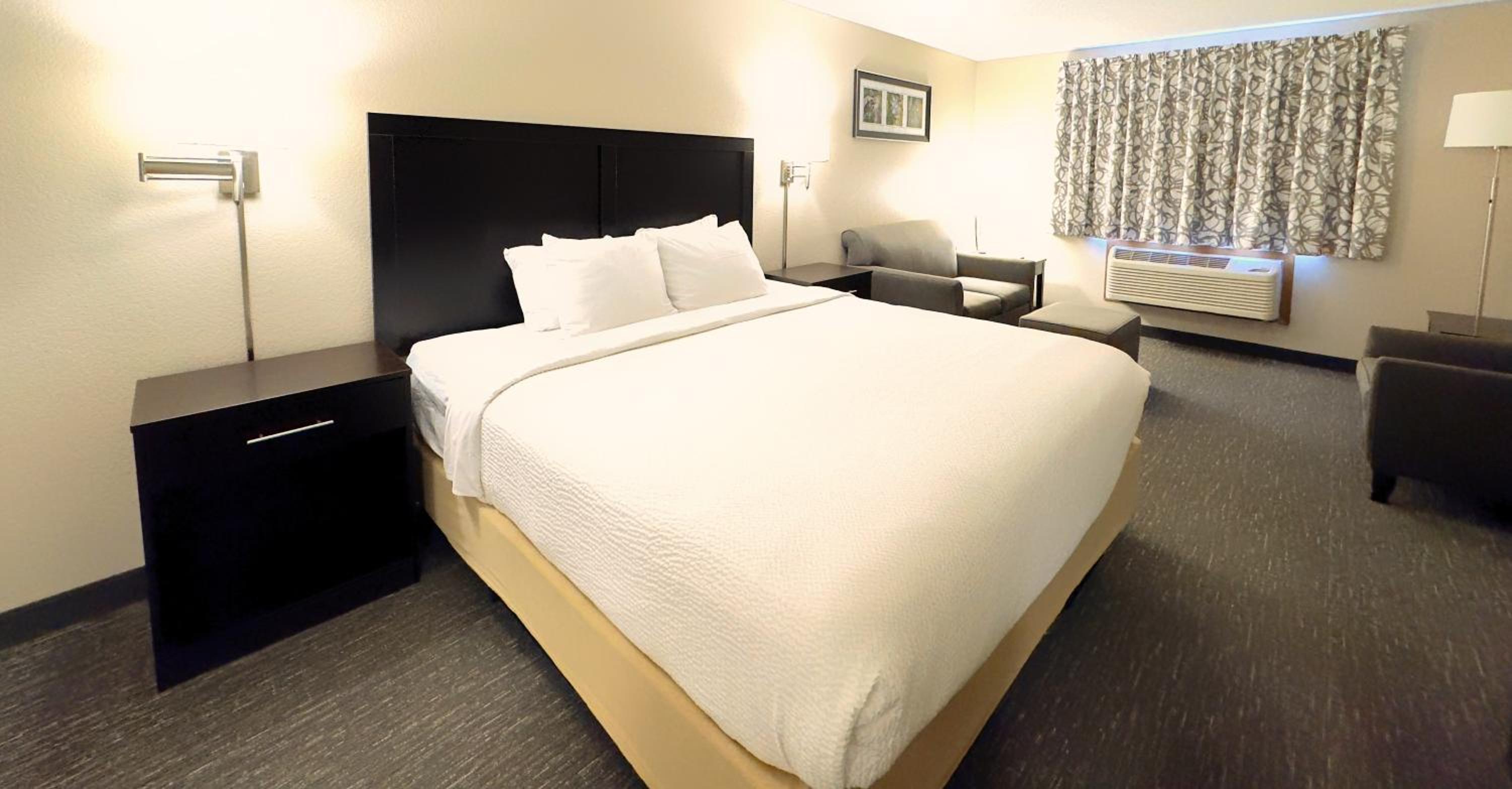 Country Trails Inn &Suites