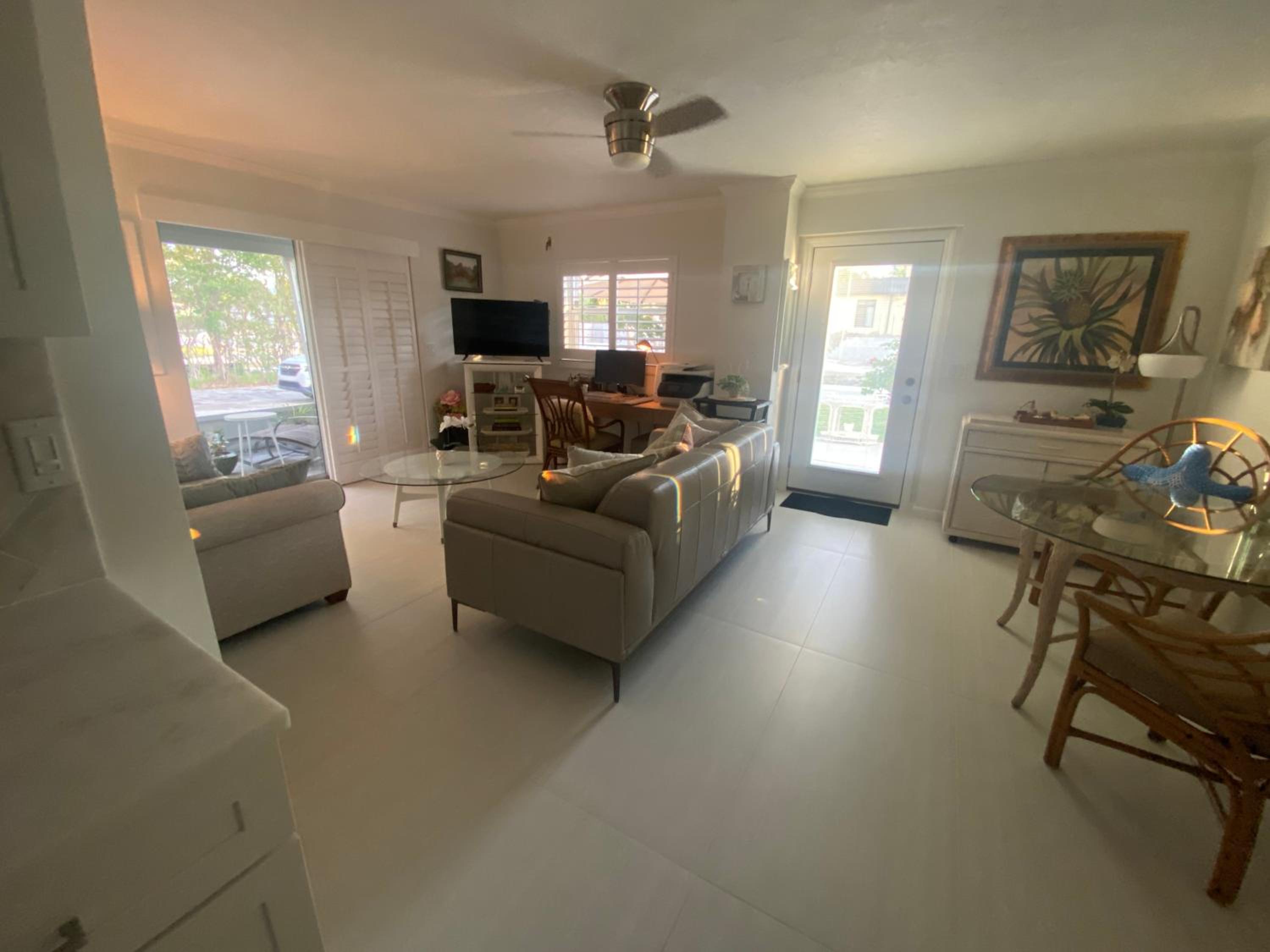Closest 1BR to Vanderbilt Beach, full kitchen with dishwasher, ALL NEW! view 4