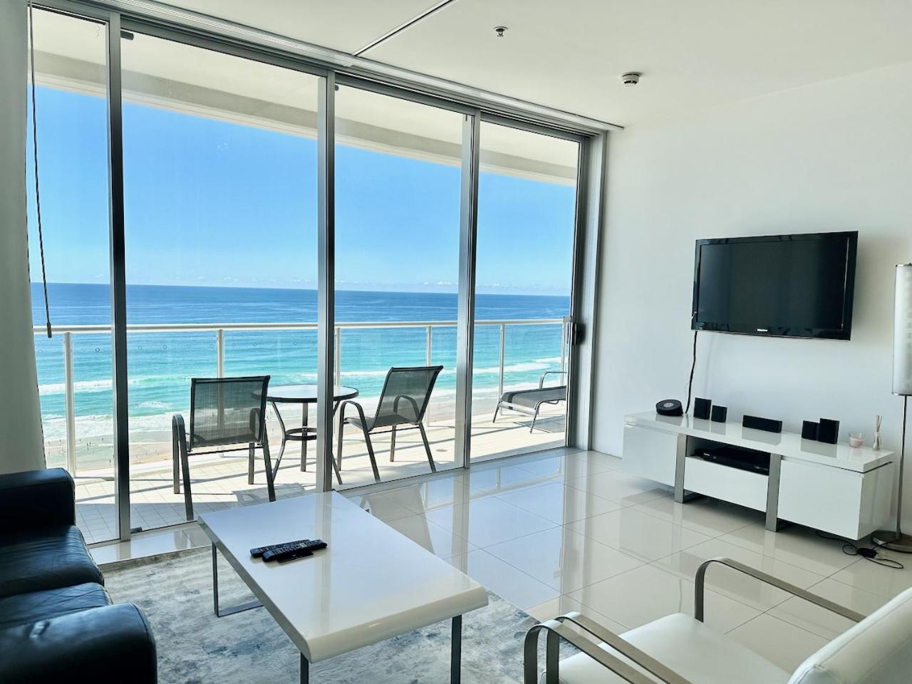 Beachfront on Oasis Centre, Air on Broadbeach 1503
