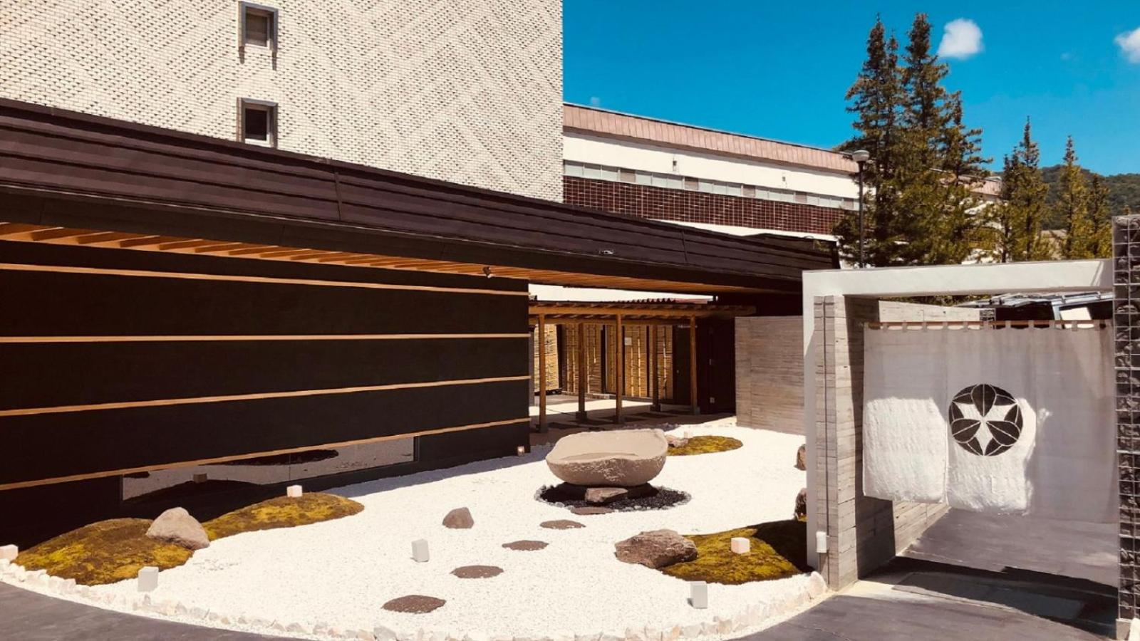 Shogetsu Grand Hotel - Image 1