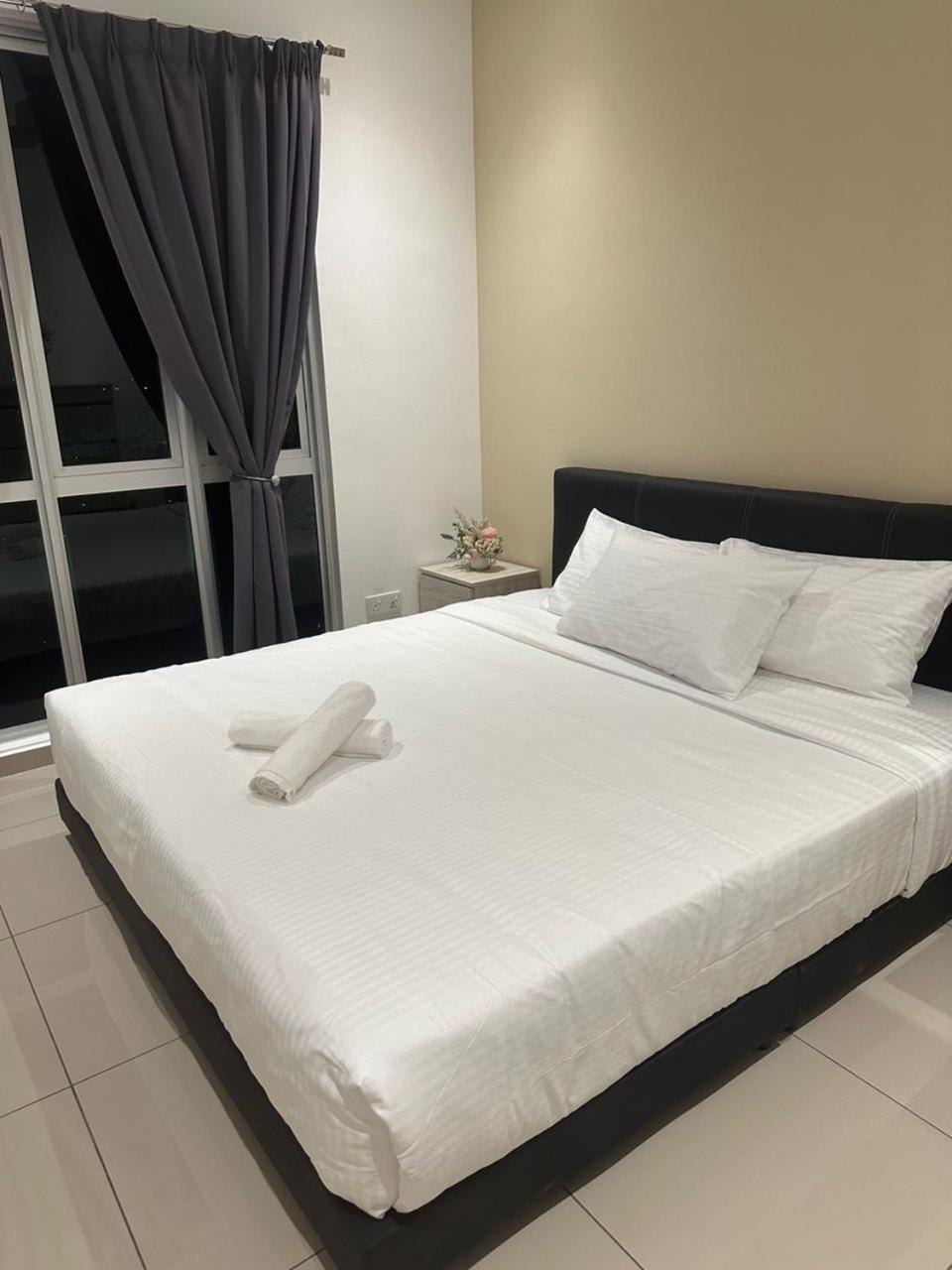 Newly Furnished Metropol Service Apartment with Attractive View photo 4