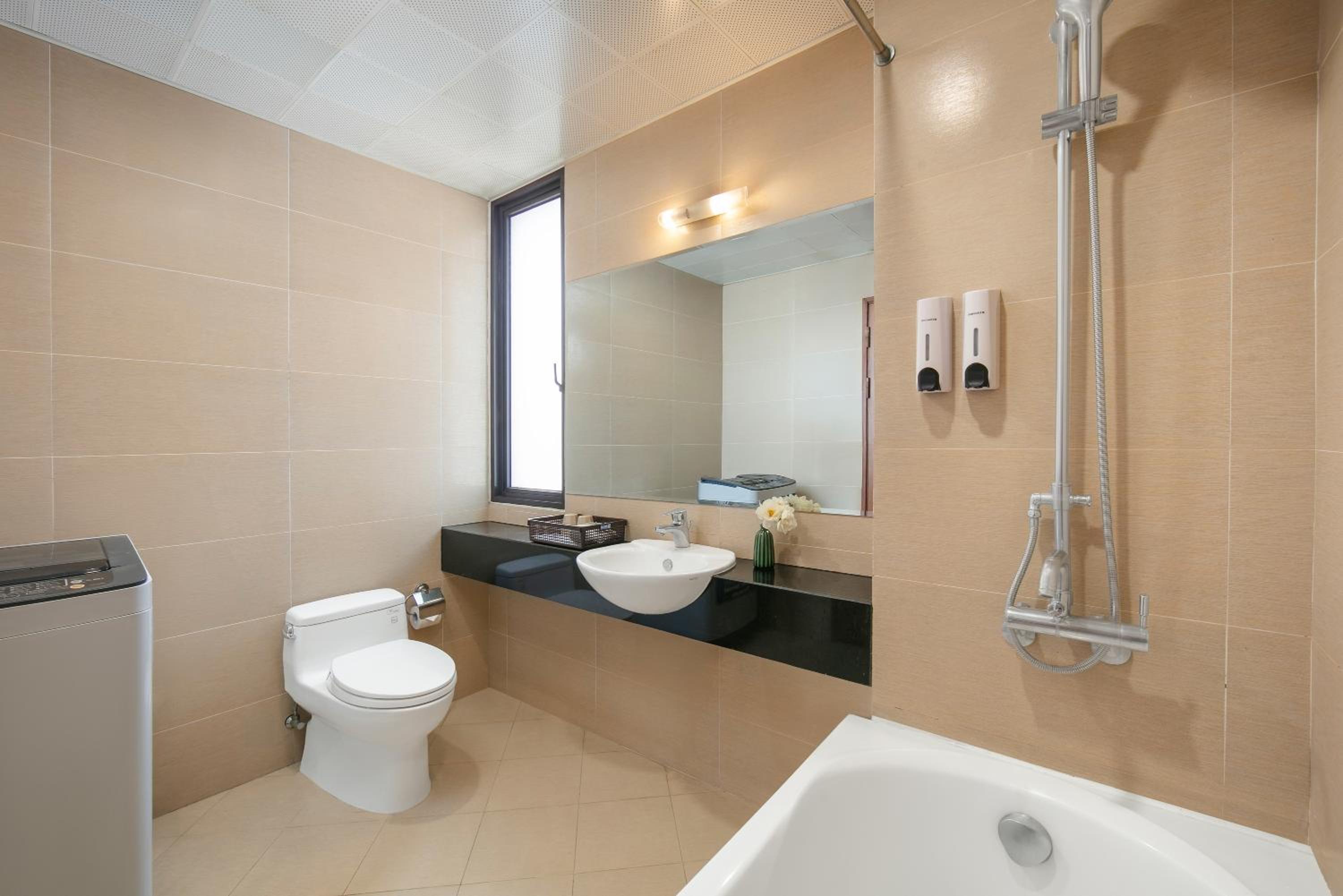 HB Serviced Apartment - 121B Quan Hoa