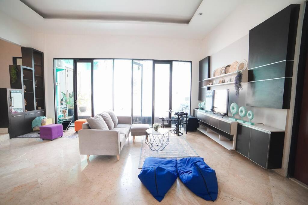 Ubu Villa Flamboyan - 3 Bedroom Villa in Yogyakarta view 4