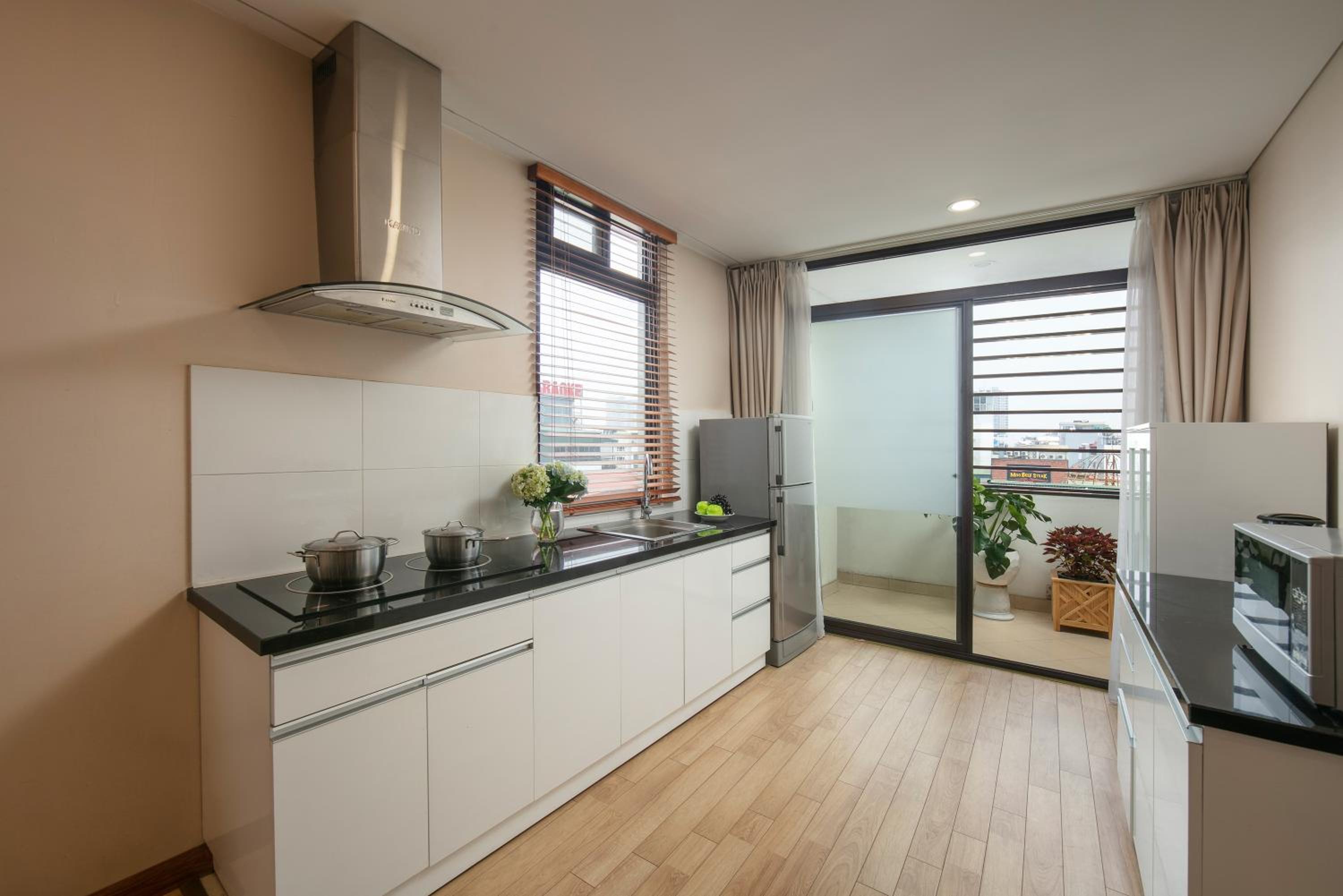 HB Serviced Apartment - 121B Quan Hoa