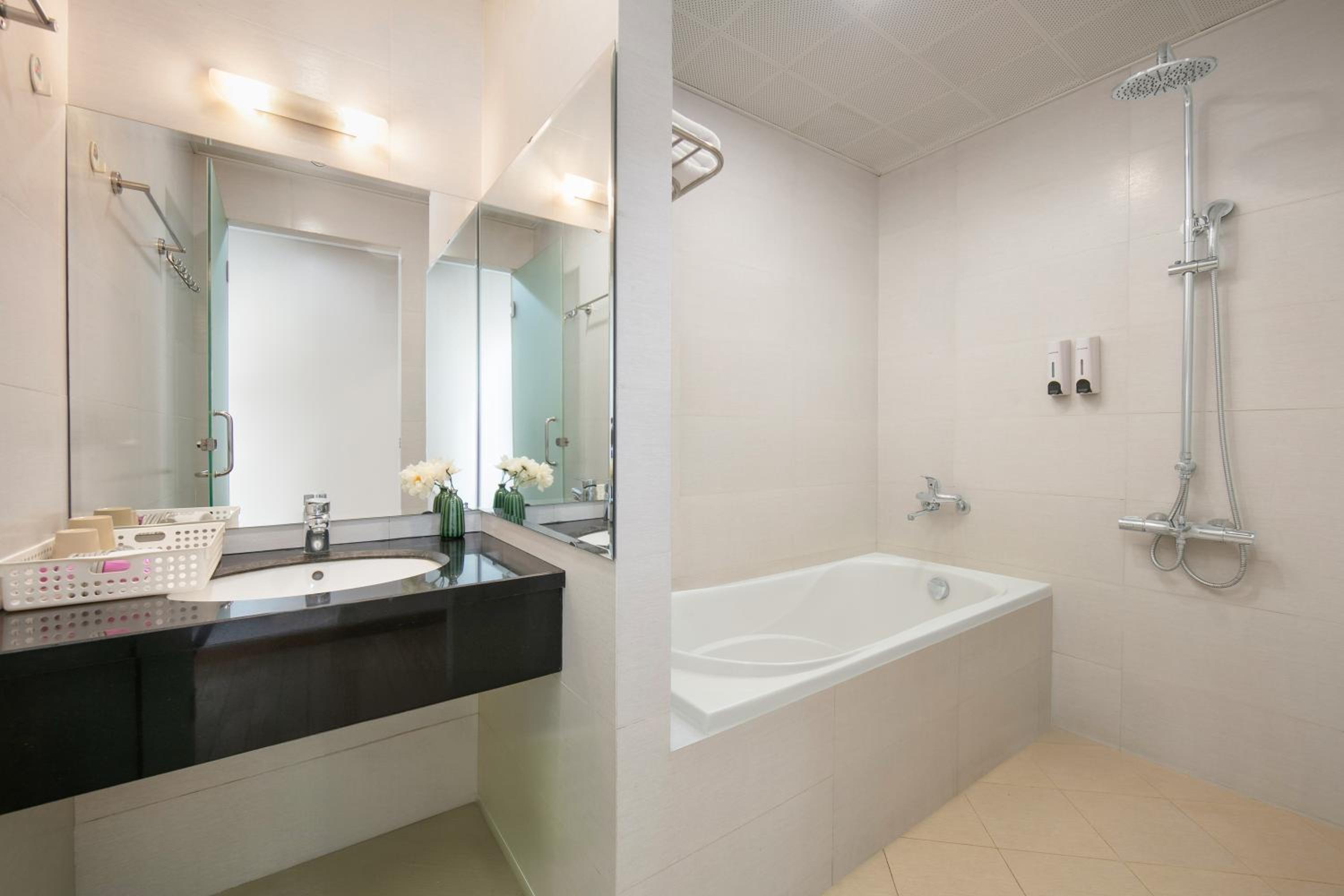 HB Serviced Apartment - 121B Quan Hoa