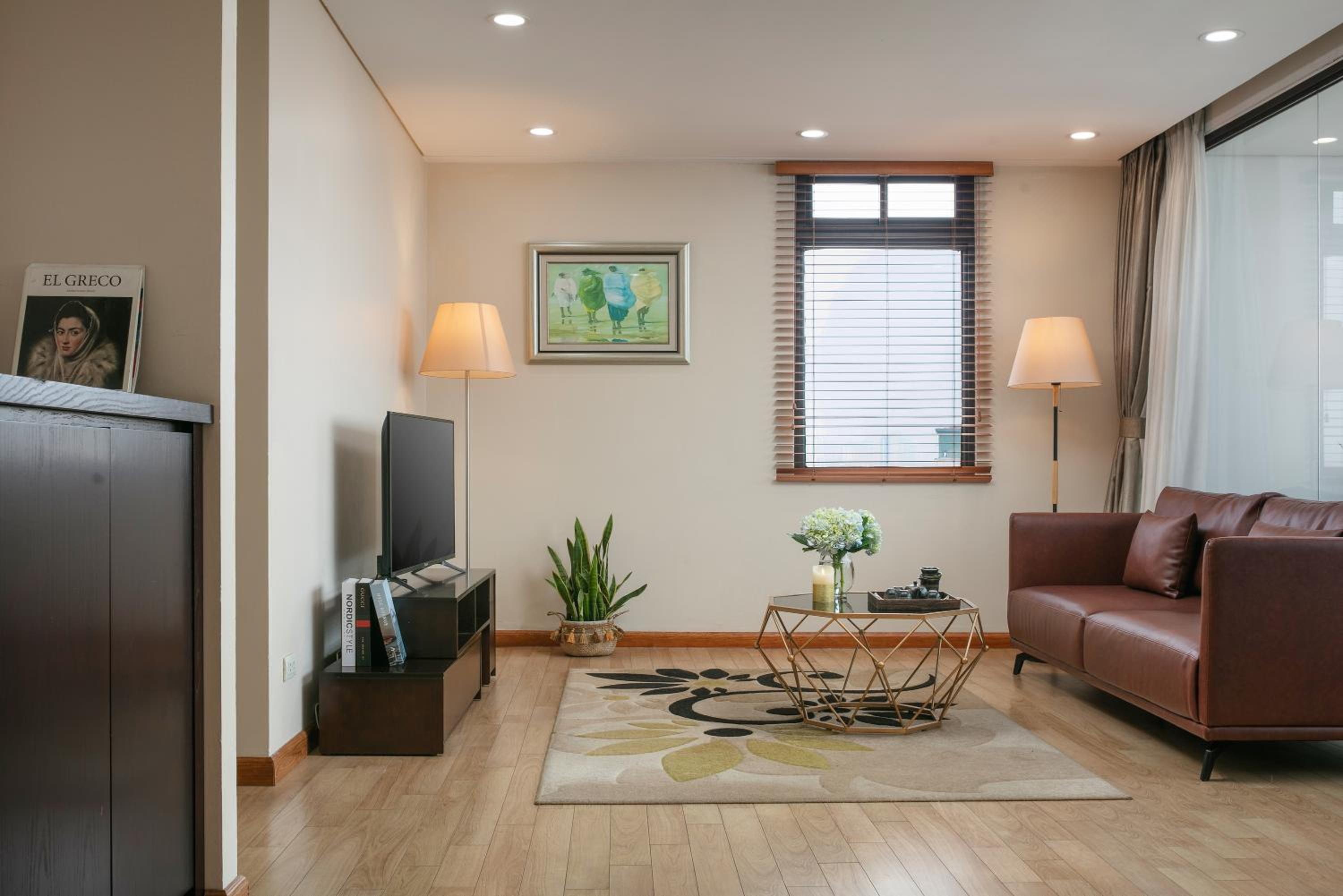 HB Serviced Apartment - 121B Quan Hoa