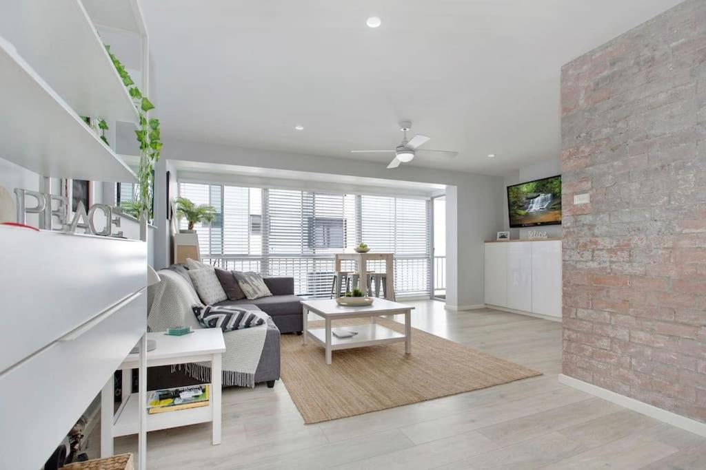 3 bedrooms with Views over Kirra!