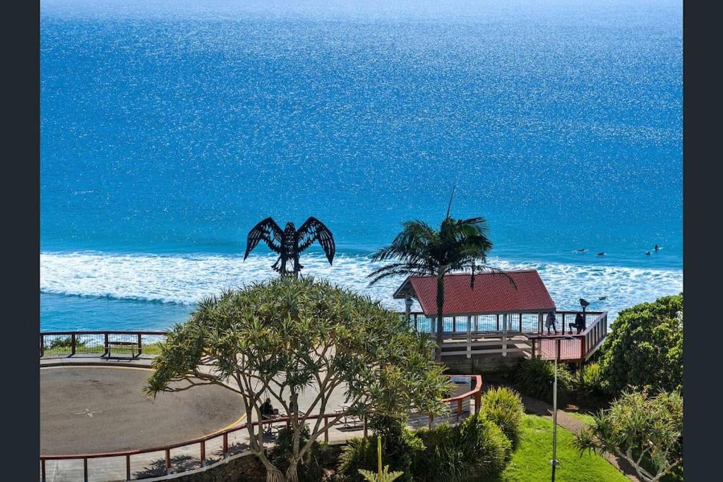 3 bedrooms with Views over Kirra!