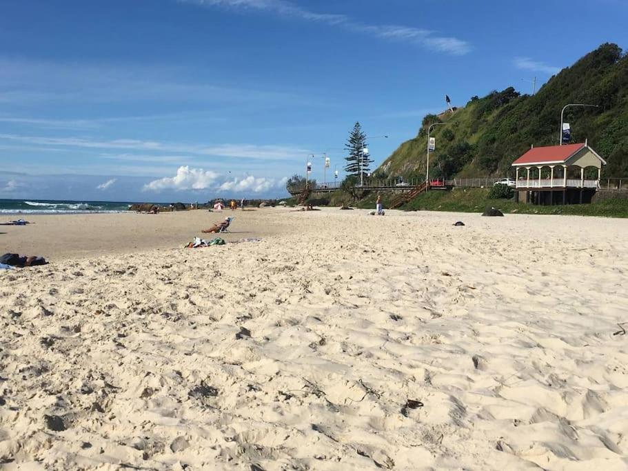 3 bedrooms with Views over Kirra!