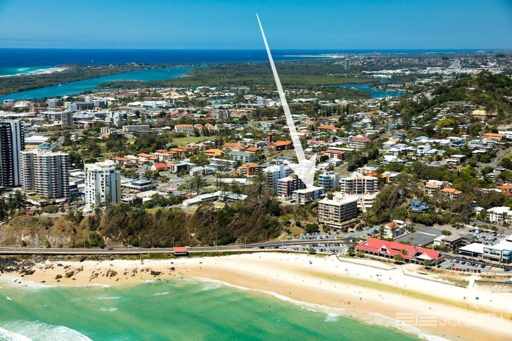 3 bedrooms with Views over Kirra!