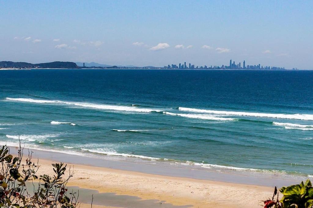 3 bedrooms with Views over Kirra!