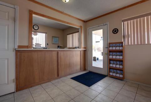 Americas Best Value Inn Comanche view 4