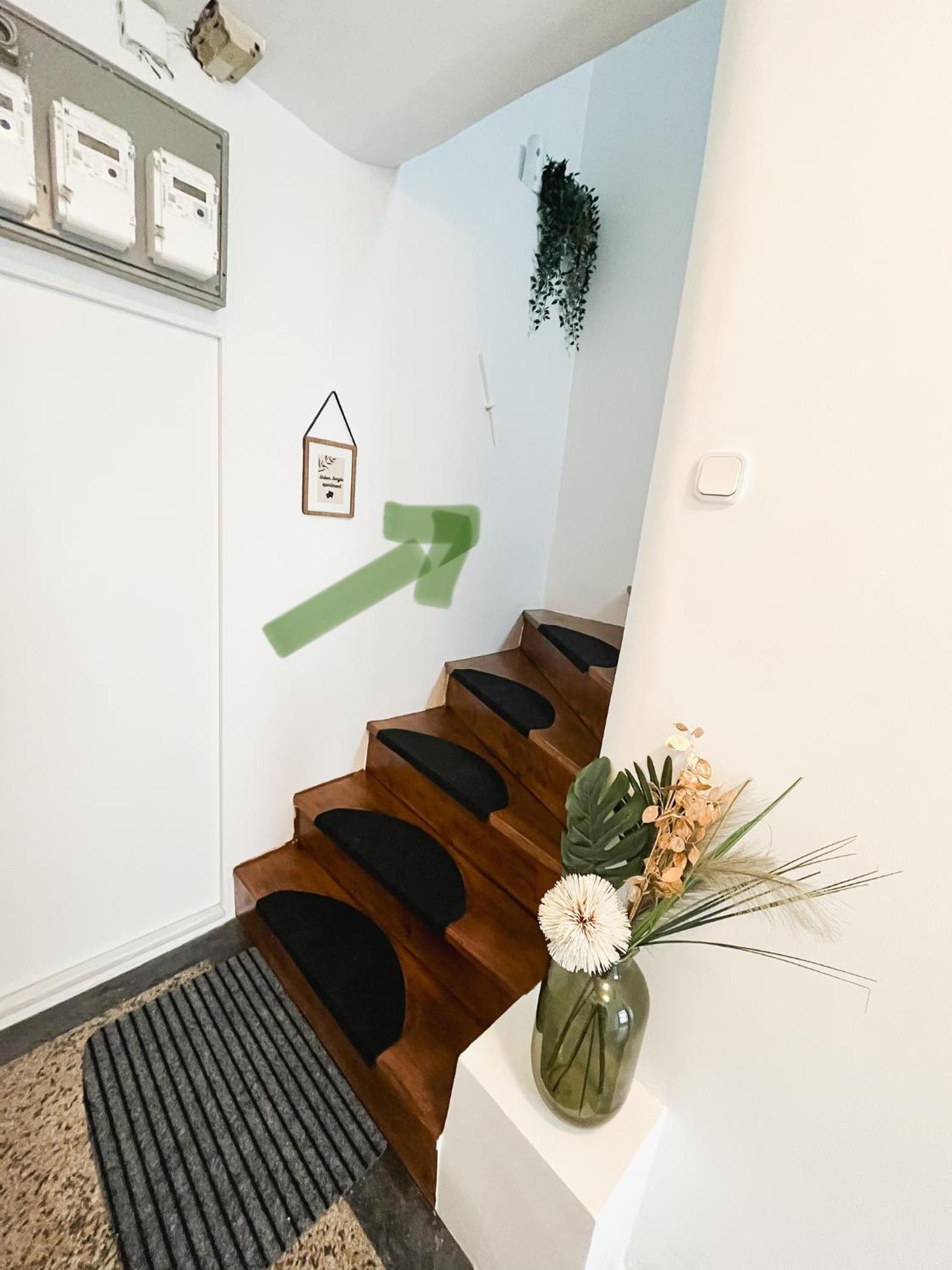 Urban Jungle Apartment 1 - Free Parking view 2