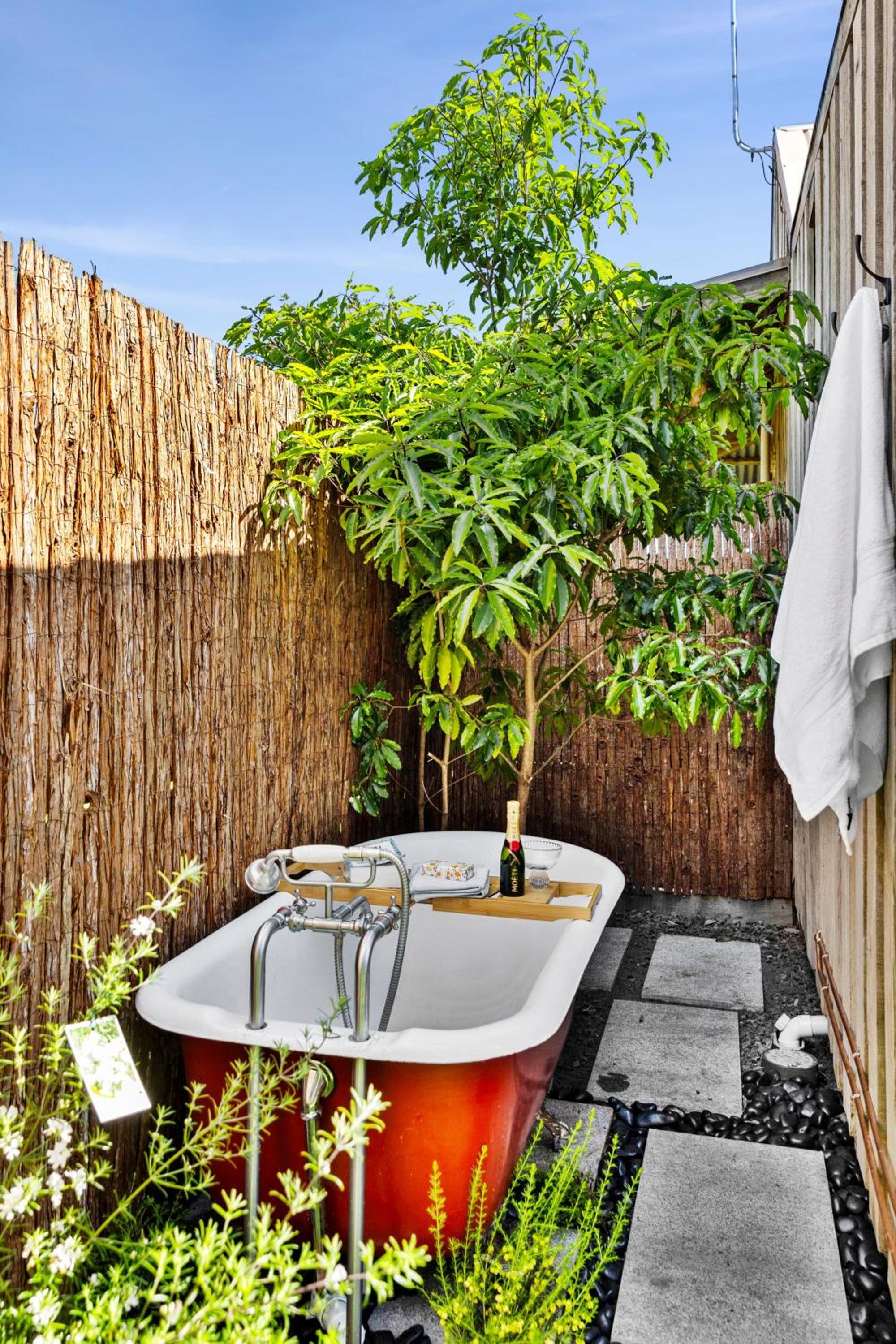 The Cottage- Pet friendly, Golf, Ocean and River!