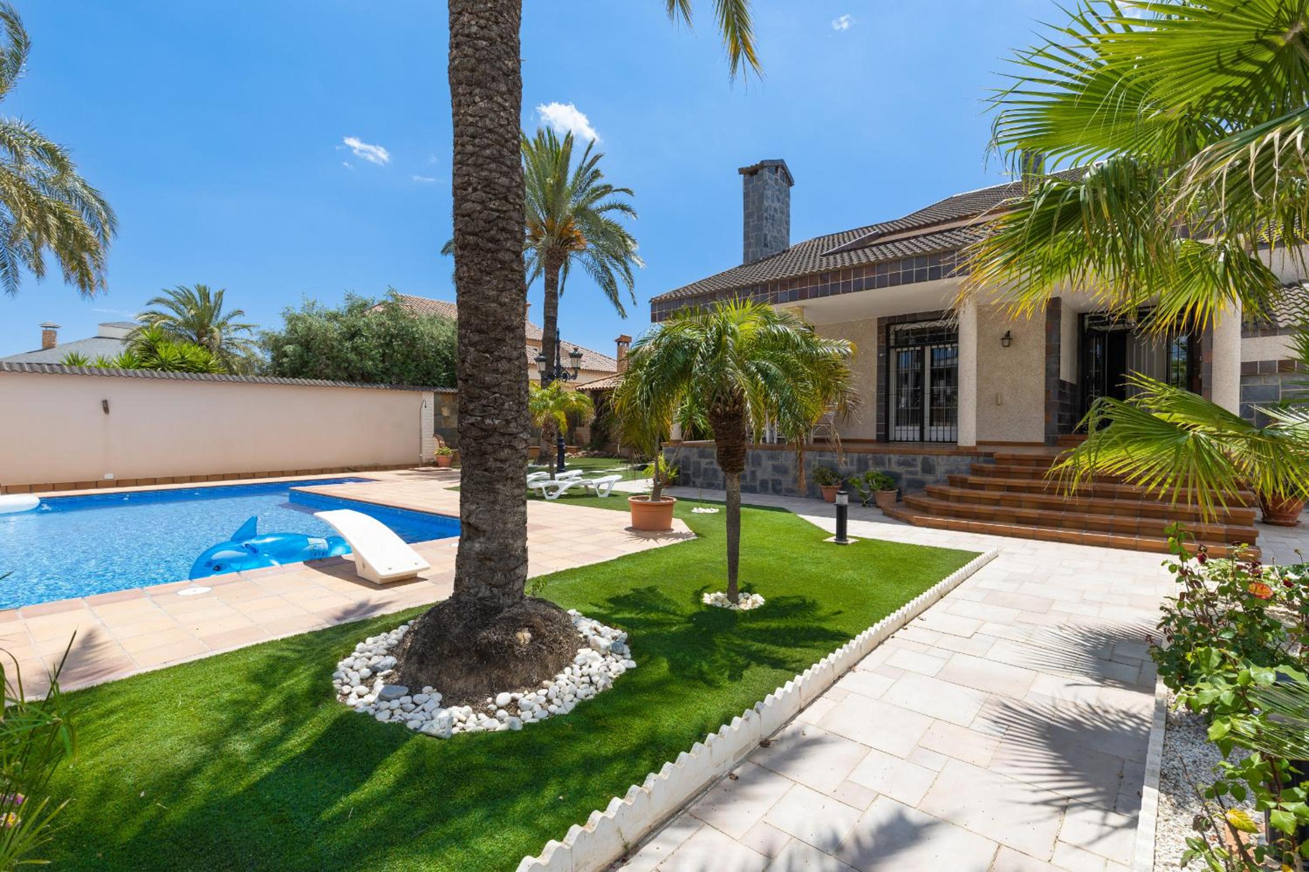 Paradise Palms by Fidalsa