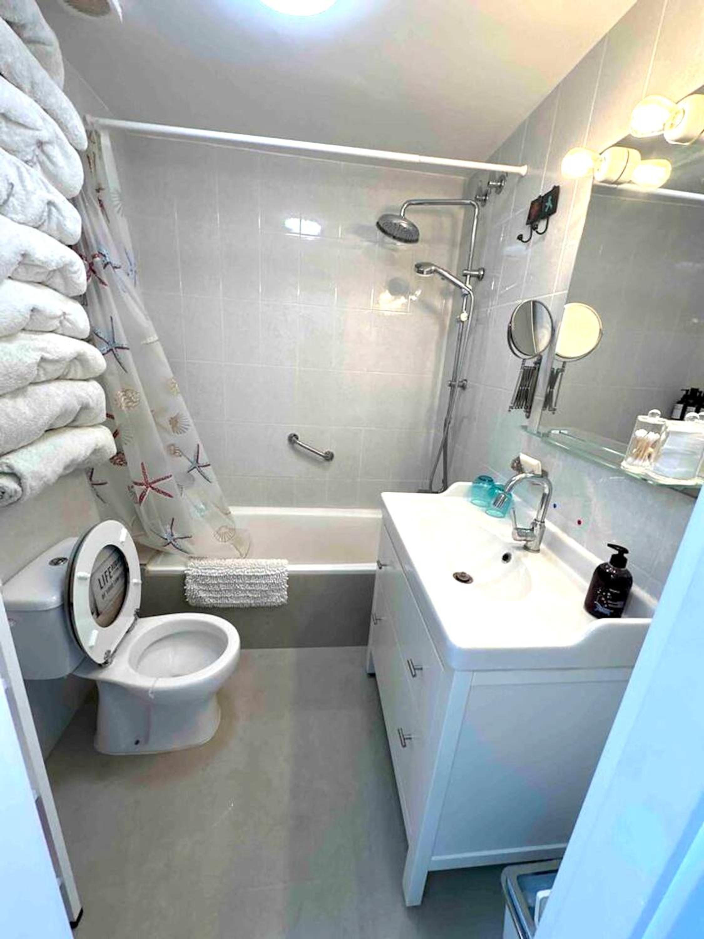 Spacious Apartment near Son Parc with Shared Pool