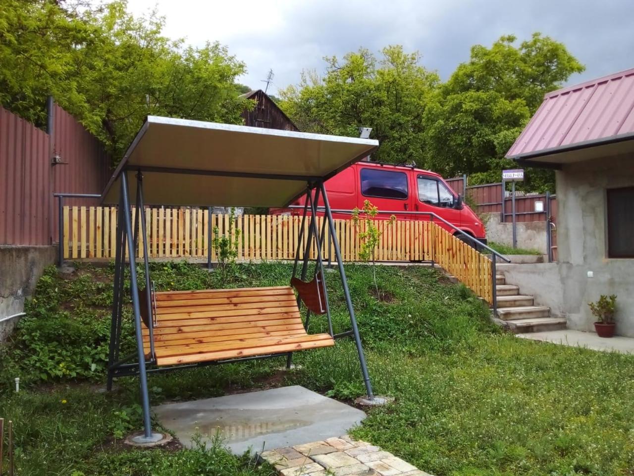 VaLiVa Sanahin Guest House