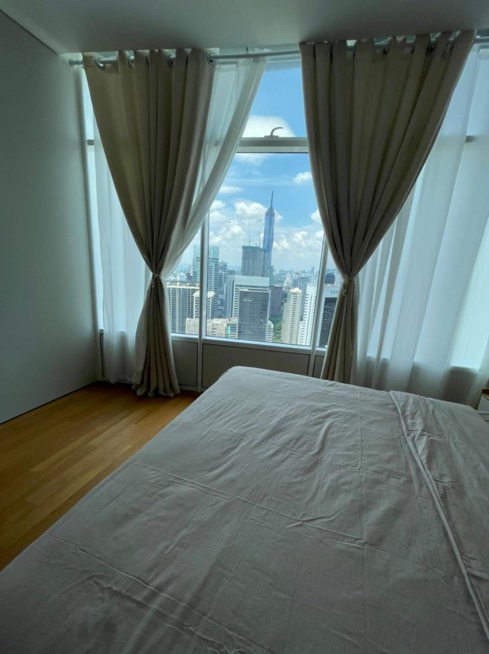 Sky Suites KLCC by Luna KL