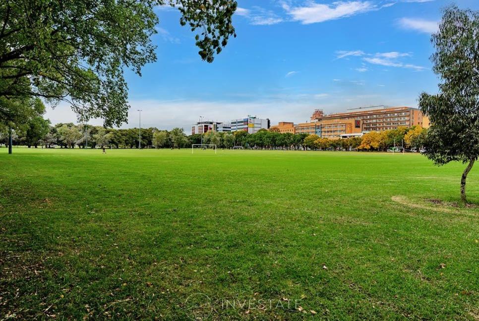Fawkner Apartment Bay-view 5