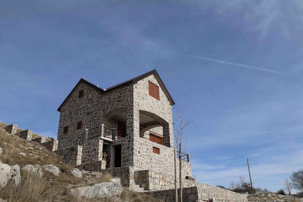 Dolovi Hill House view 4