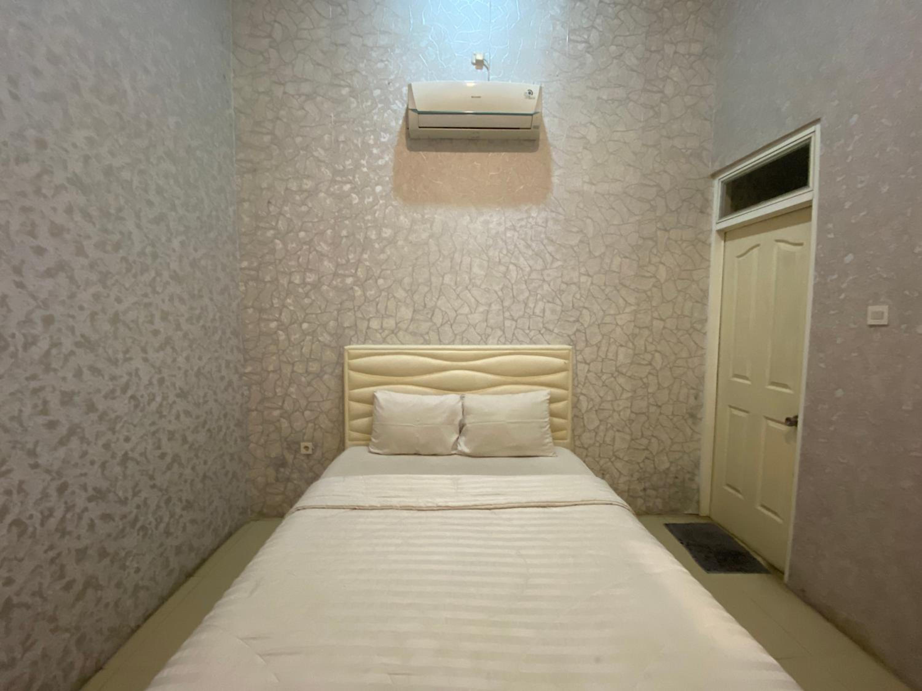 Solo Vacations - Griya RW Family Guest House Redpartner - Property Image 1