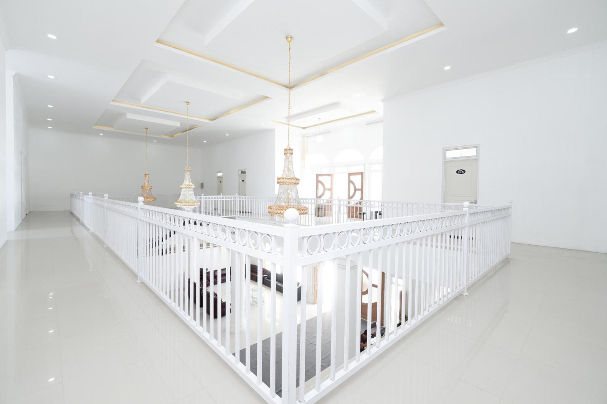 Solo Vacations - Griya RW Family Guest House Redpartner - Property Image 35