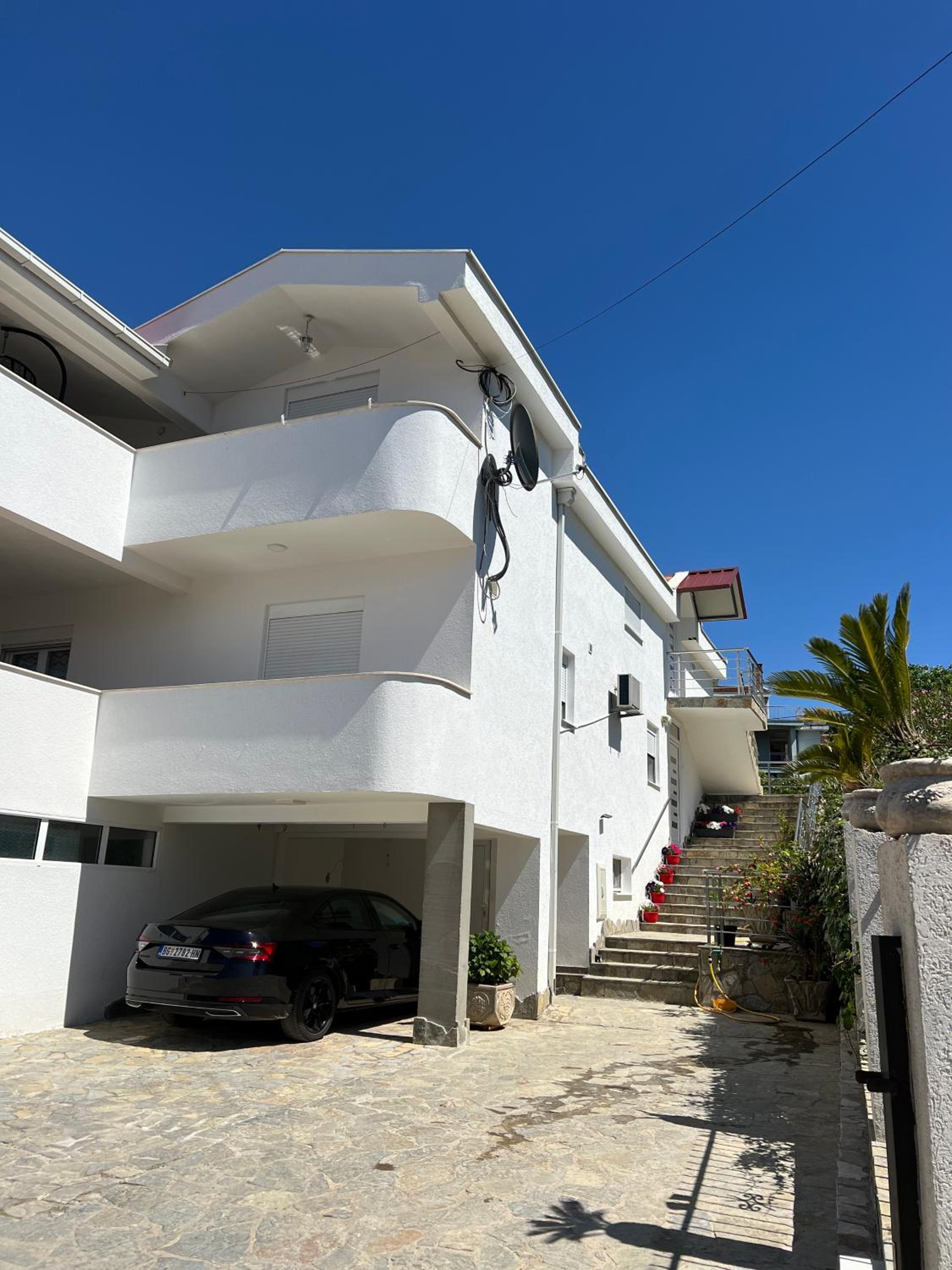 Apartmani Toni Dobra Voda view 2