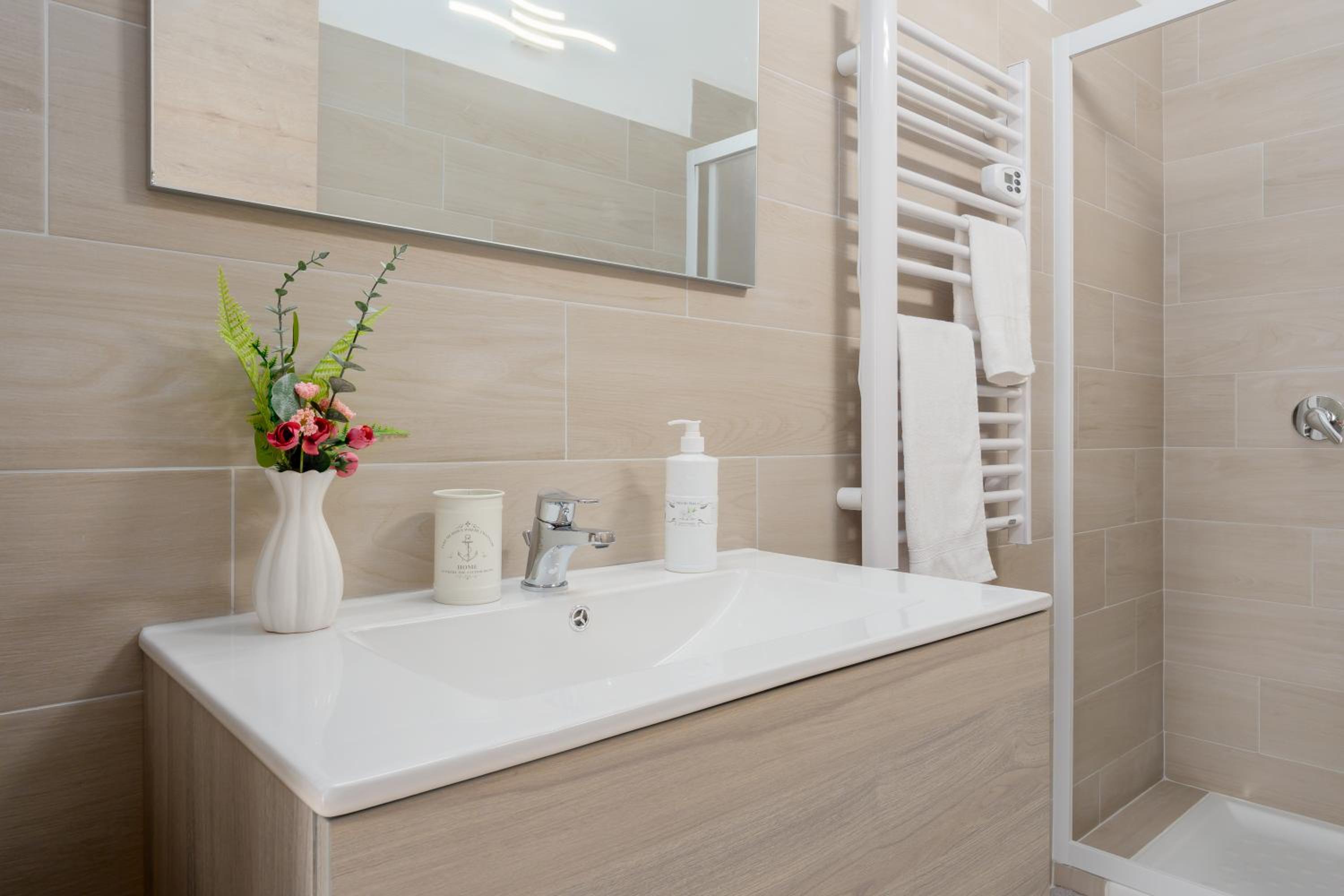 La Casetta Bianca en Loiri — bathroom