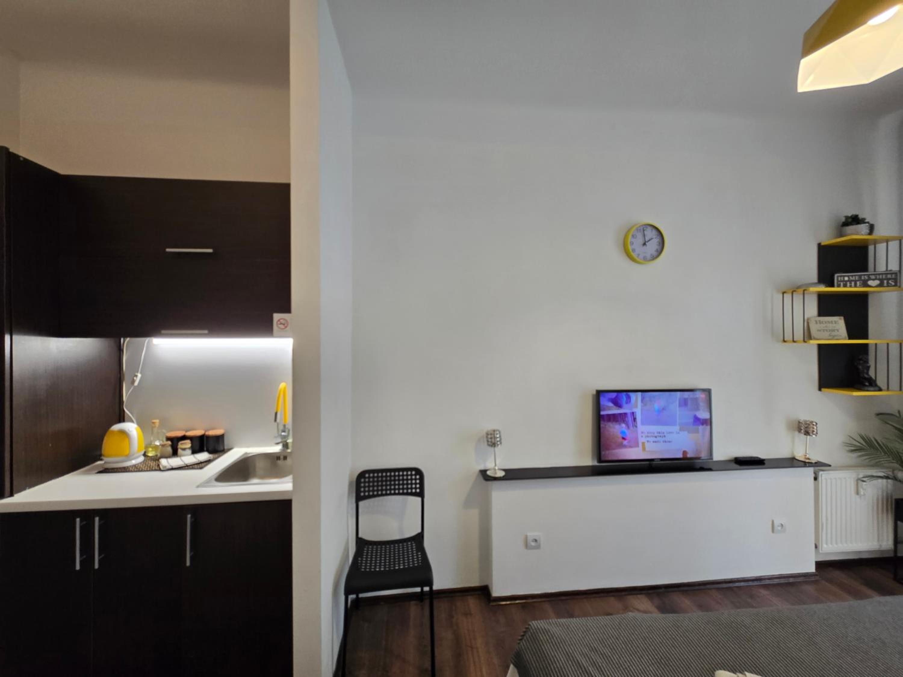 S14 Foto studio with balcony