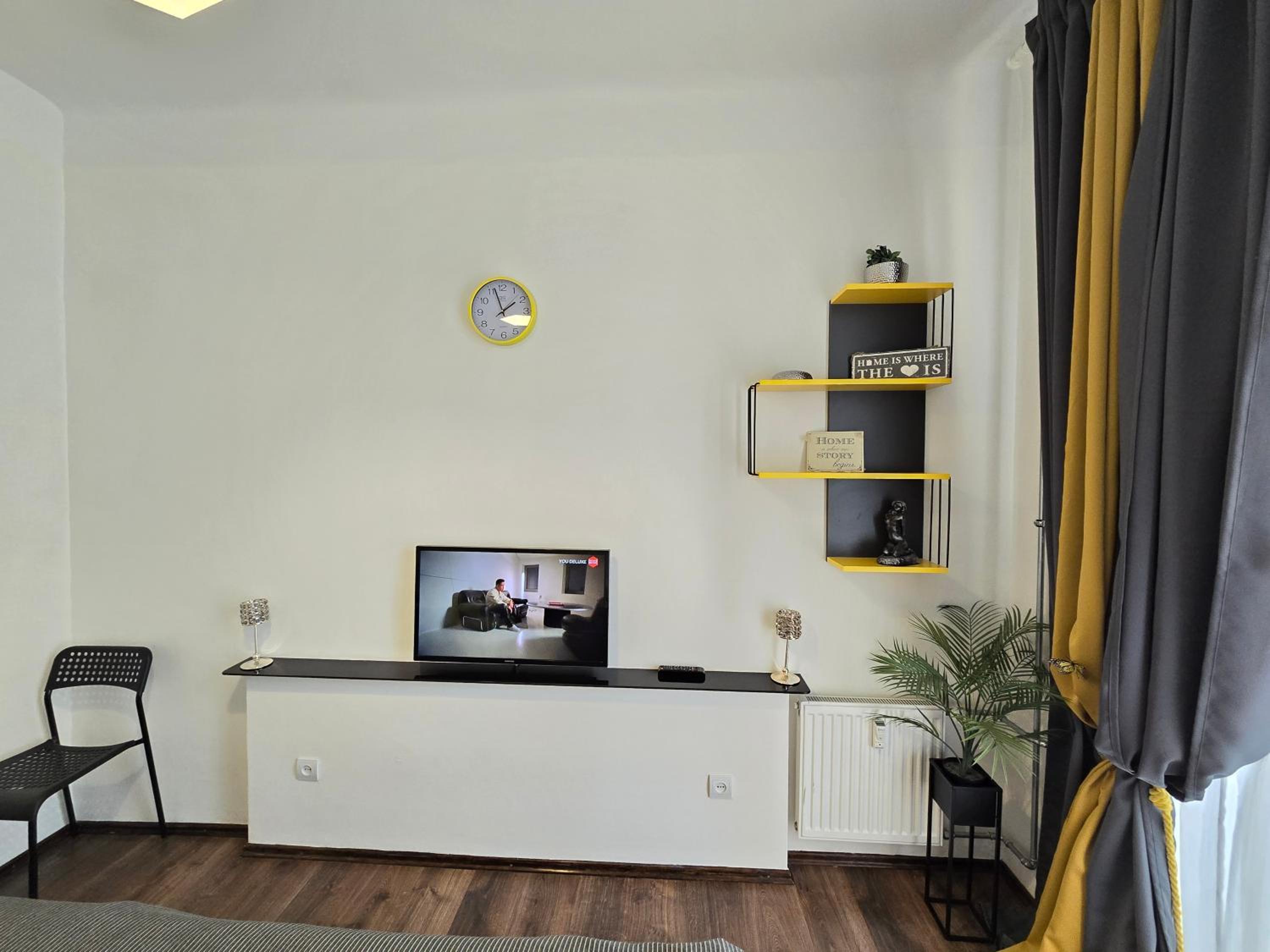 S14 Foto studio with balcony