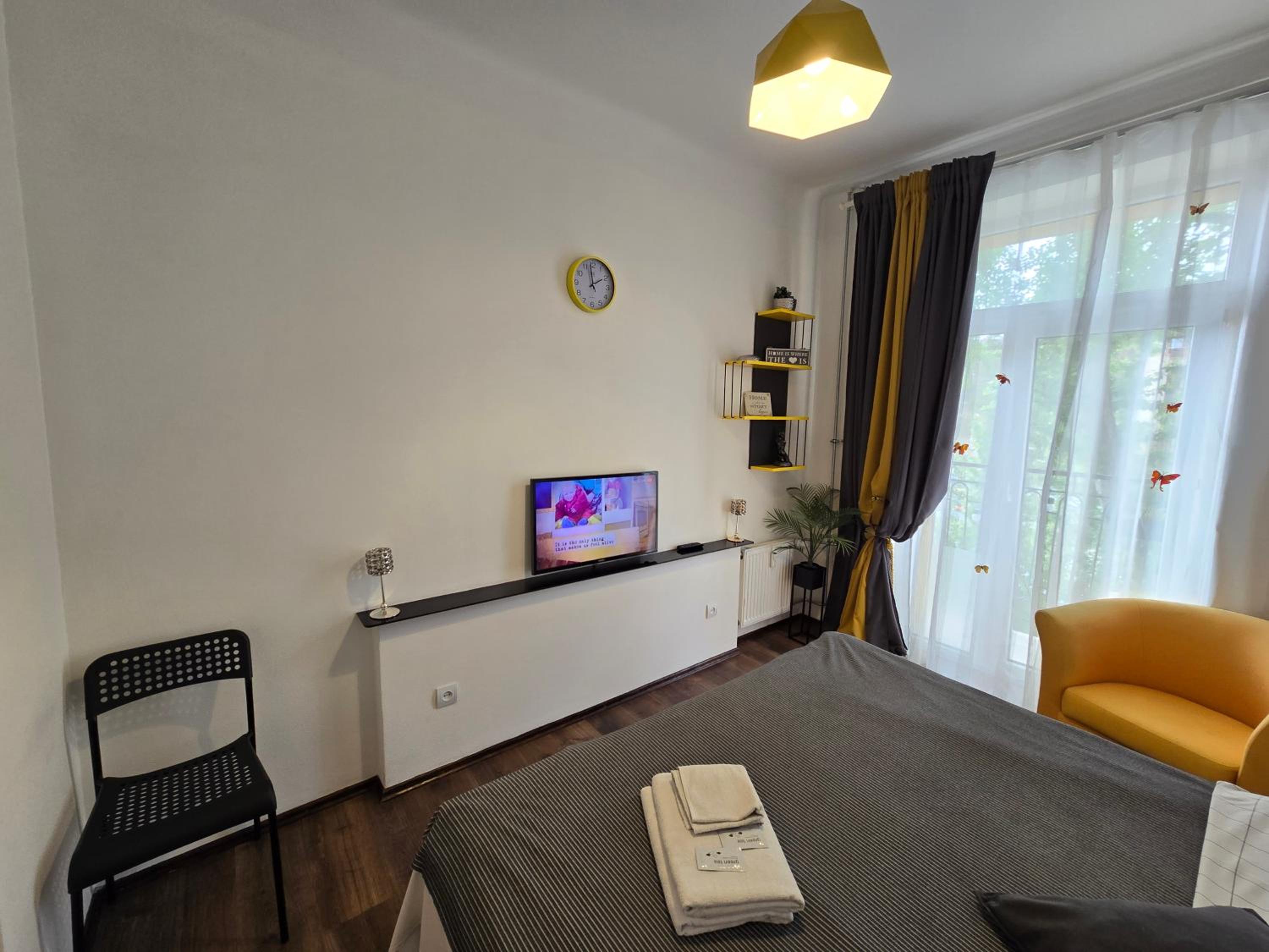 S14 Foto studio with balcony