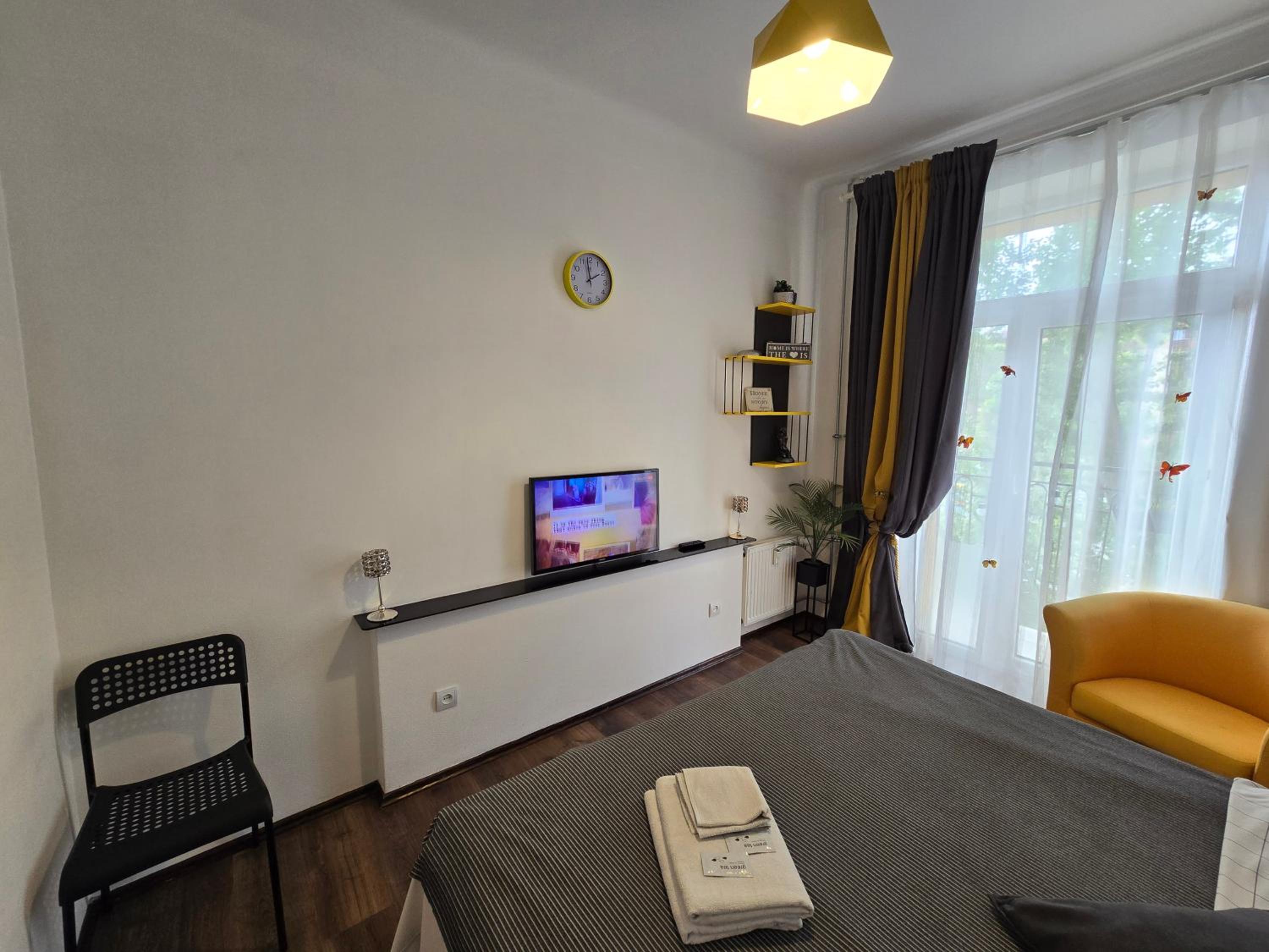 S14 Foto studio with balcony
