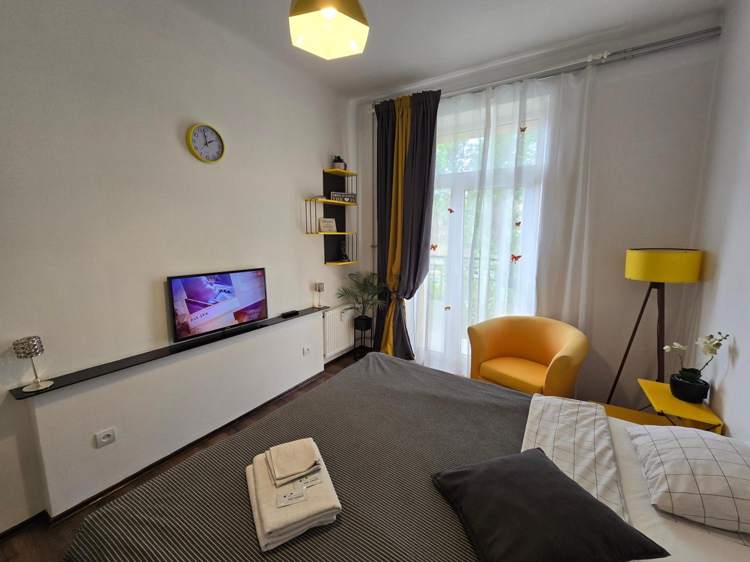S14 Foto studio with balcony