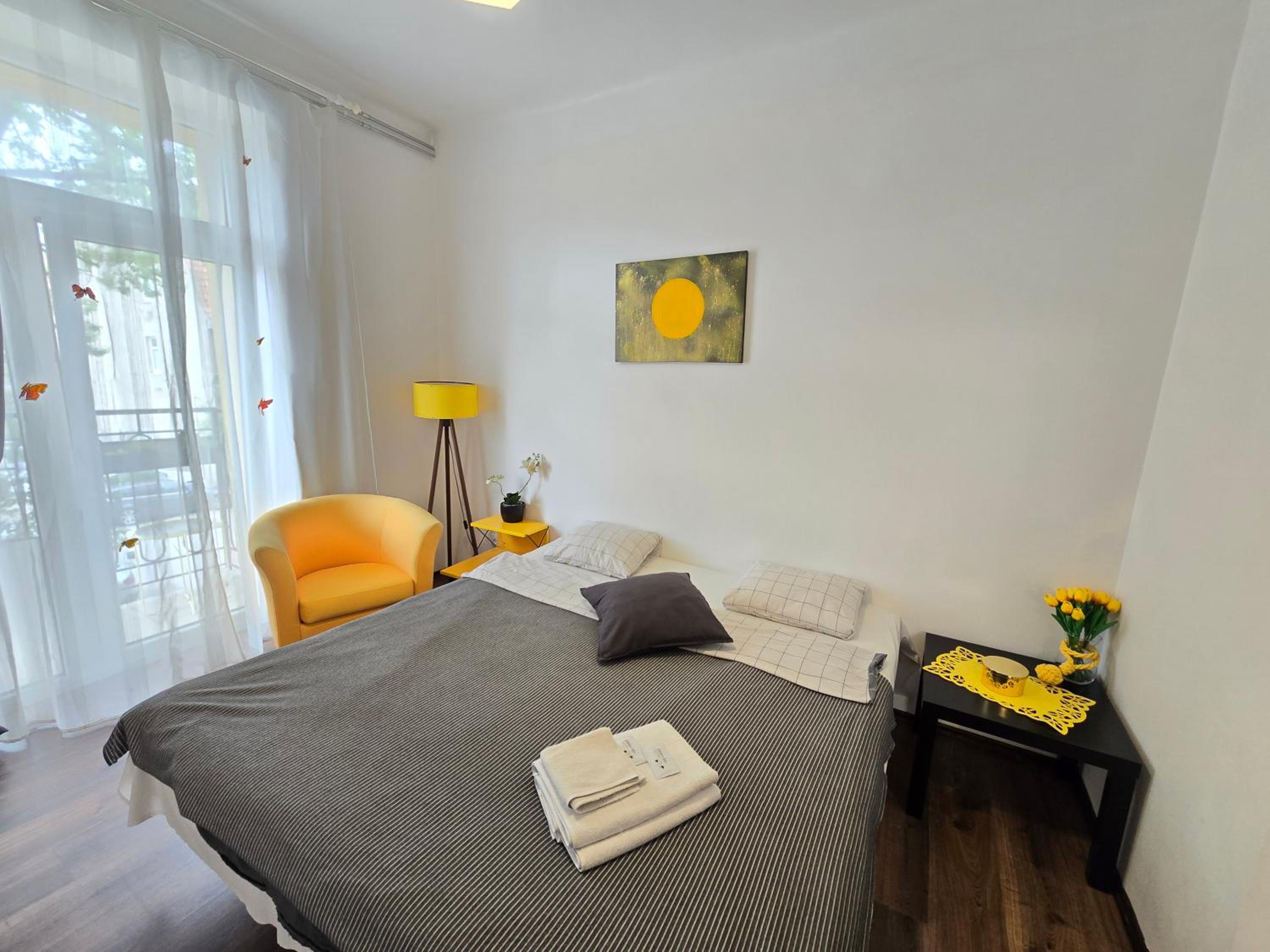 S14 Foto studio with balcony