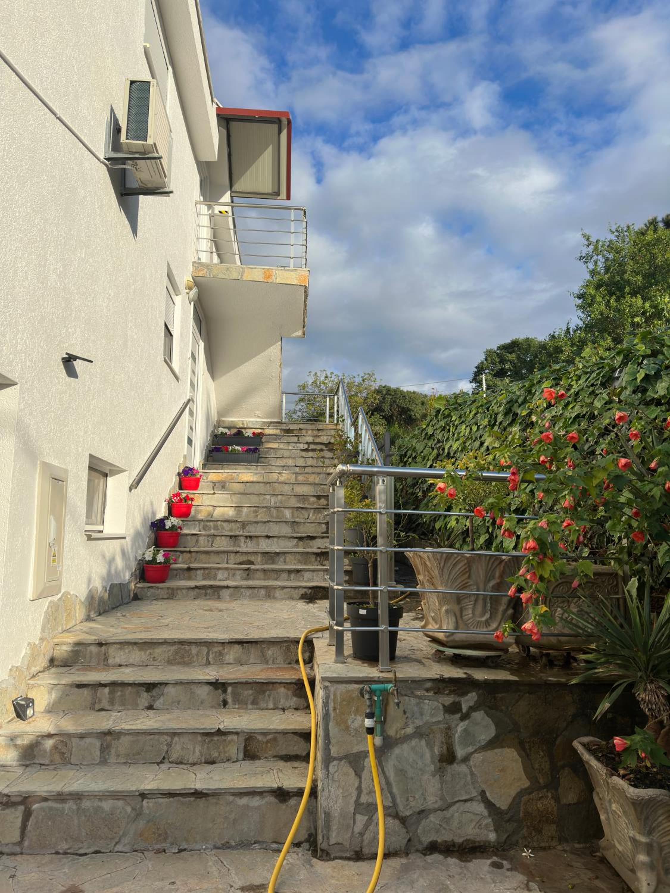 Apartmani Toni Dobra Voda view 3