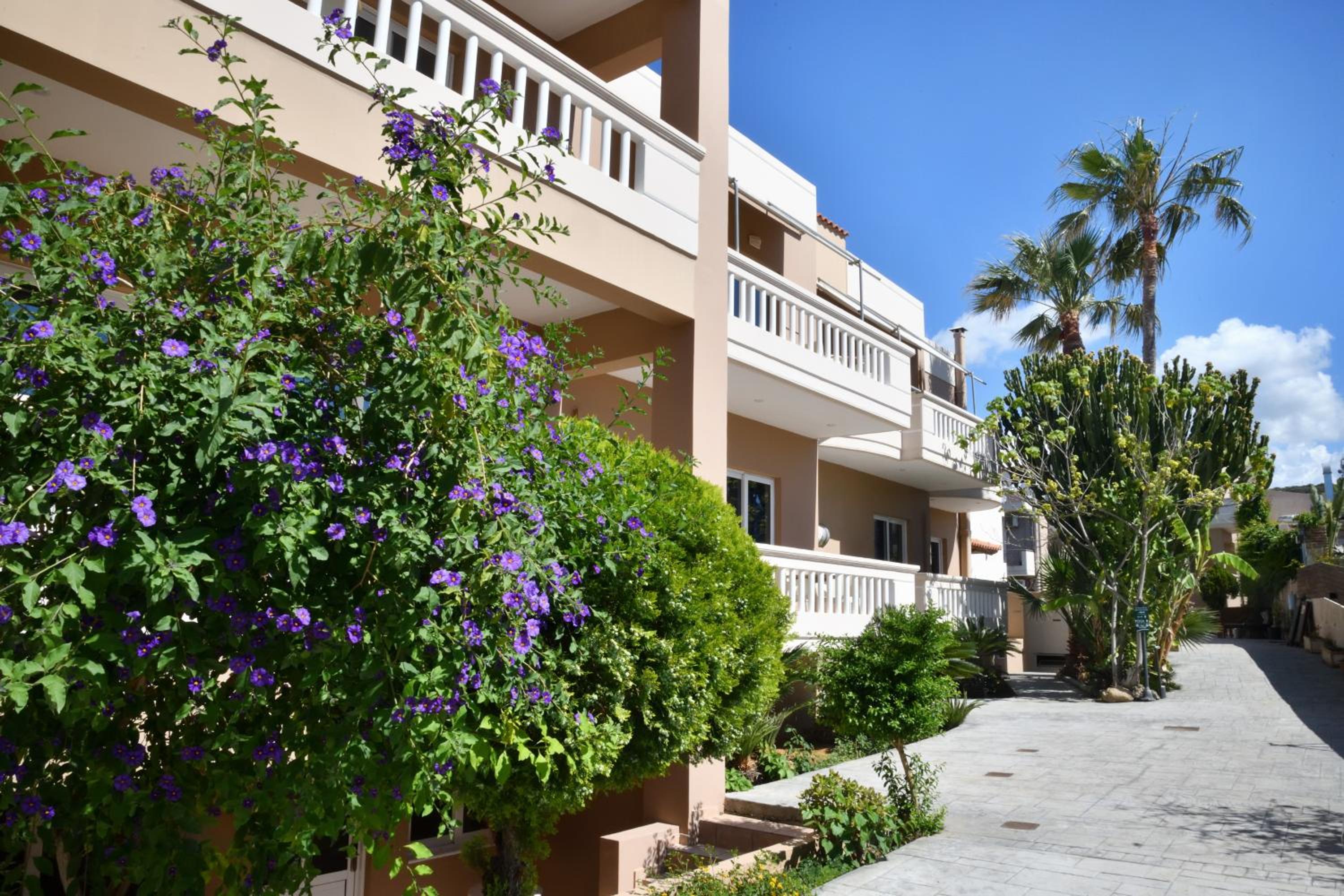 Hotel Akatos Hotel - Image 1