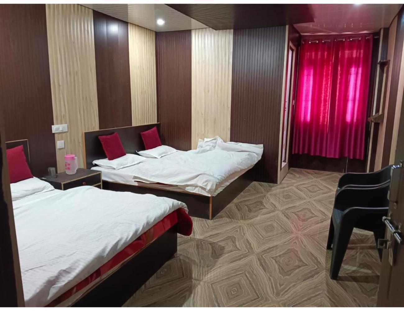 Hotel Kanchan Roop, Badrinath view 3