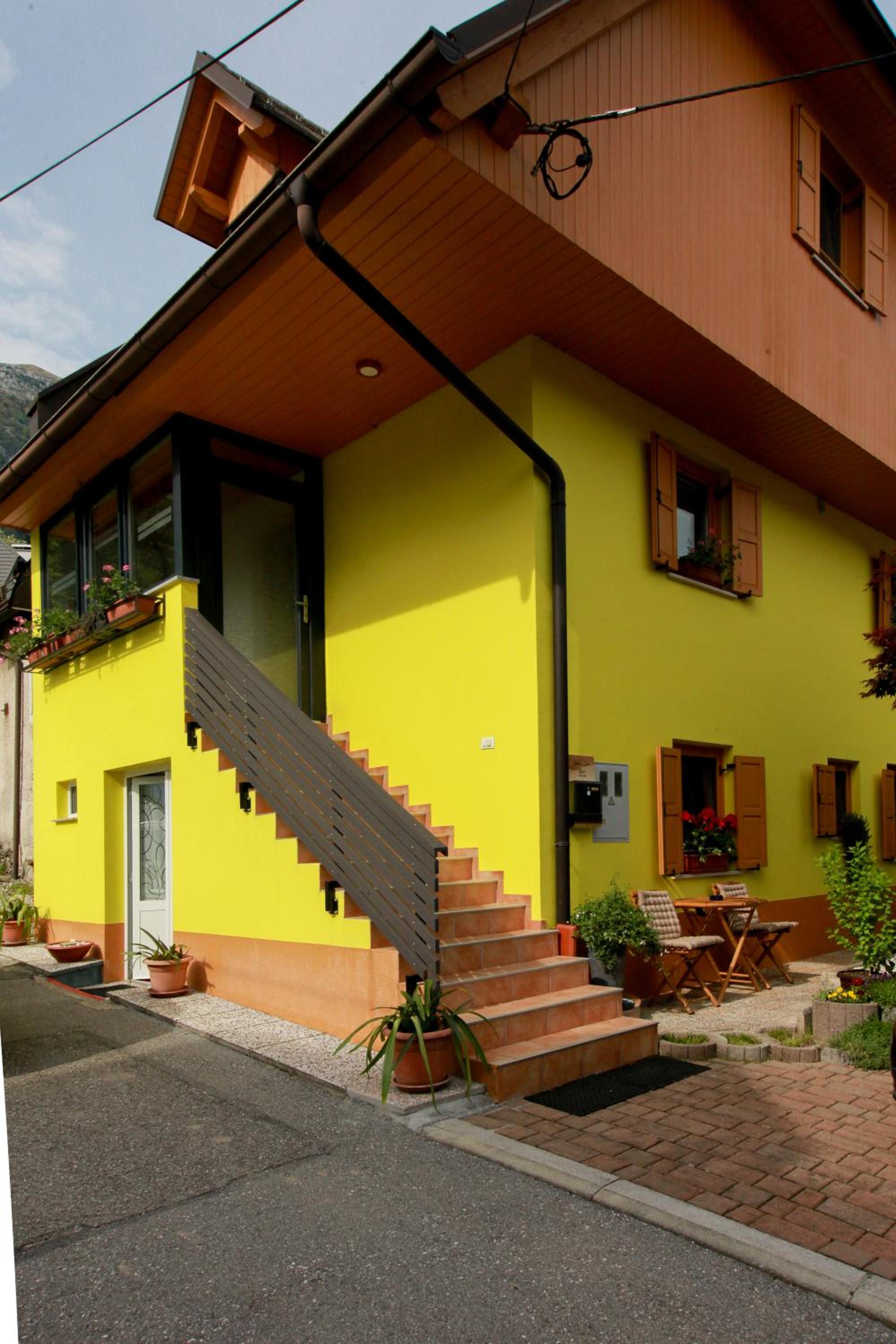 Apartma Dvor Milena
