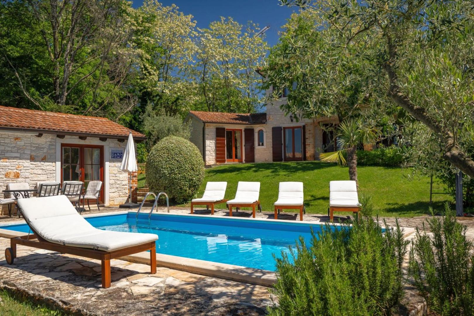 Rustic Villa Cehici with pool in Sveti Lovrec