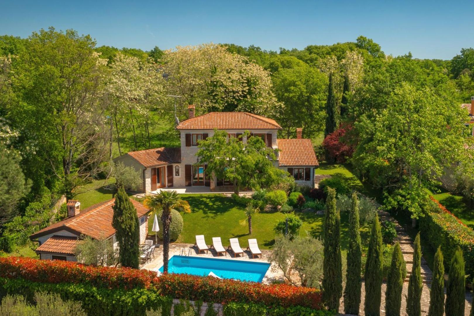 Rustic Villa Cehici with pool in Sveti Lovrec