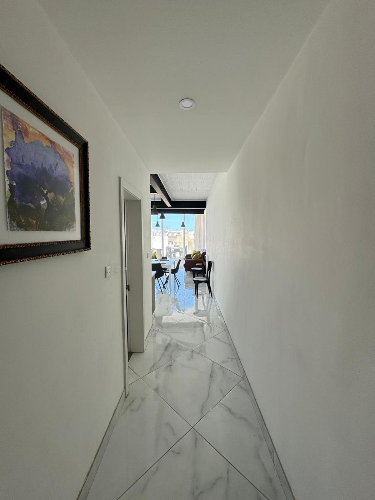 Modern Penthouse In Gzira view 5