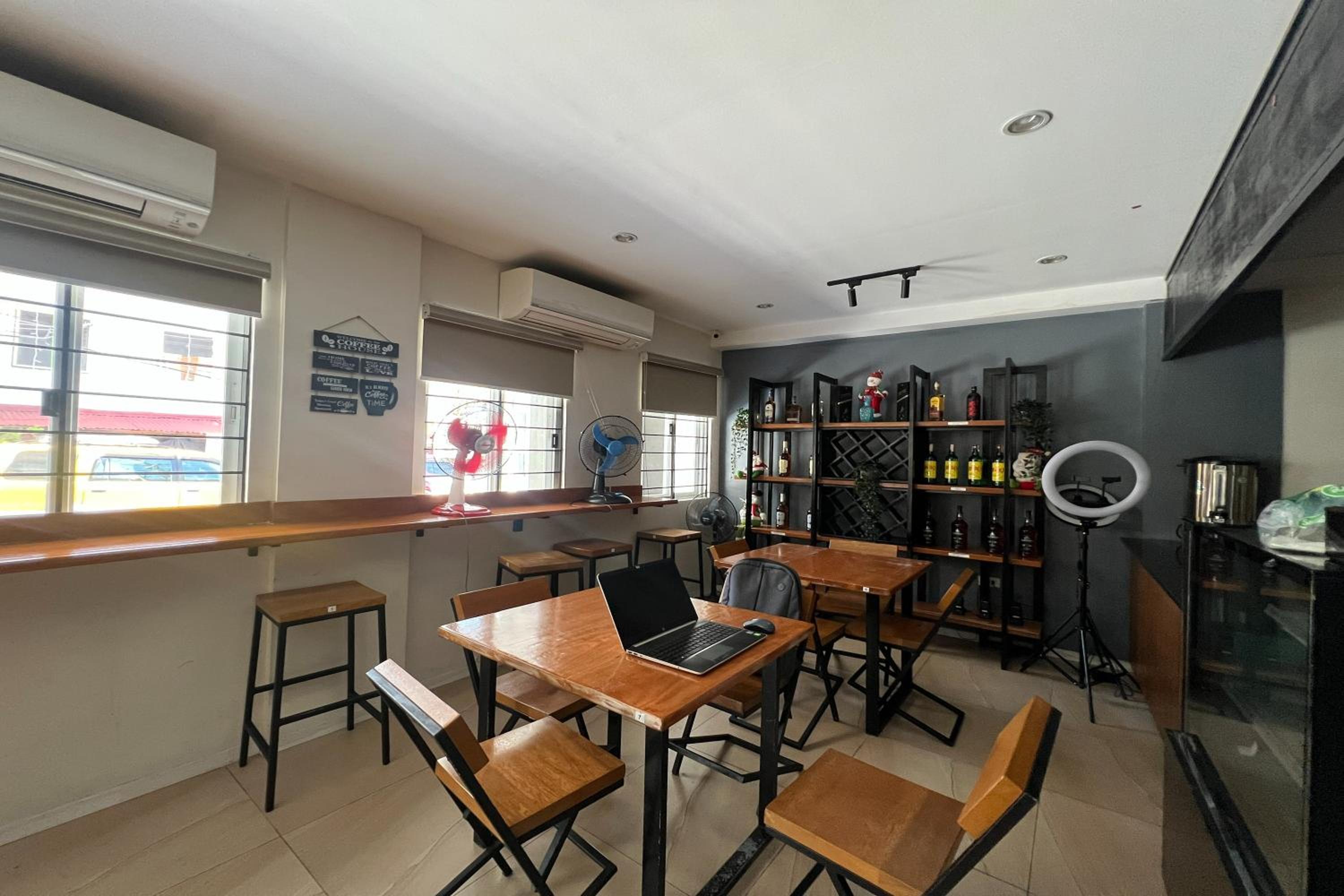 Khotel near T3 Airport view 4
