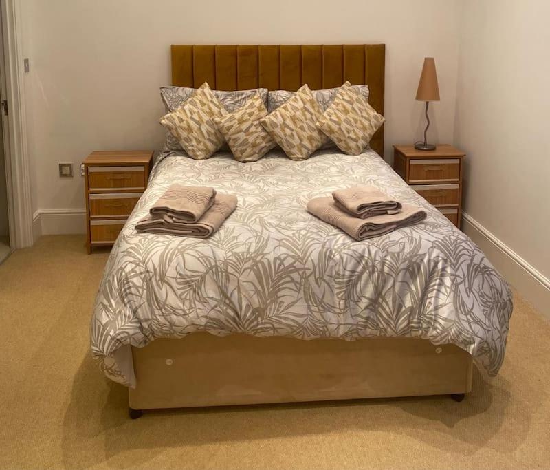 Middleton Country Retreat Spacious luxurious two bed two bathrooms view 3