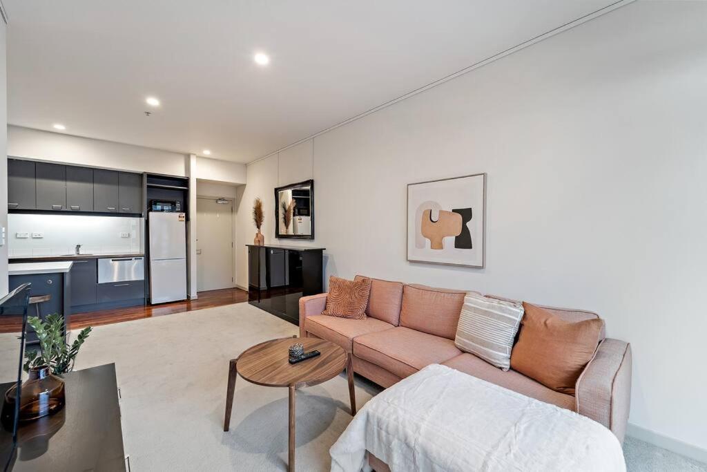 Prime Location with Sky Tower Views! view 3