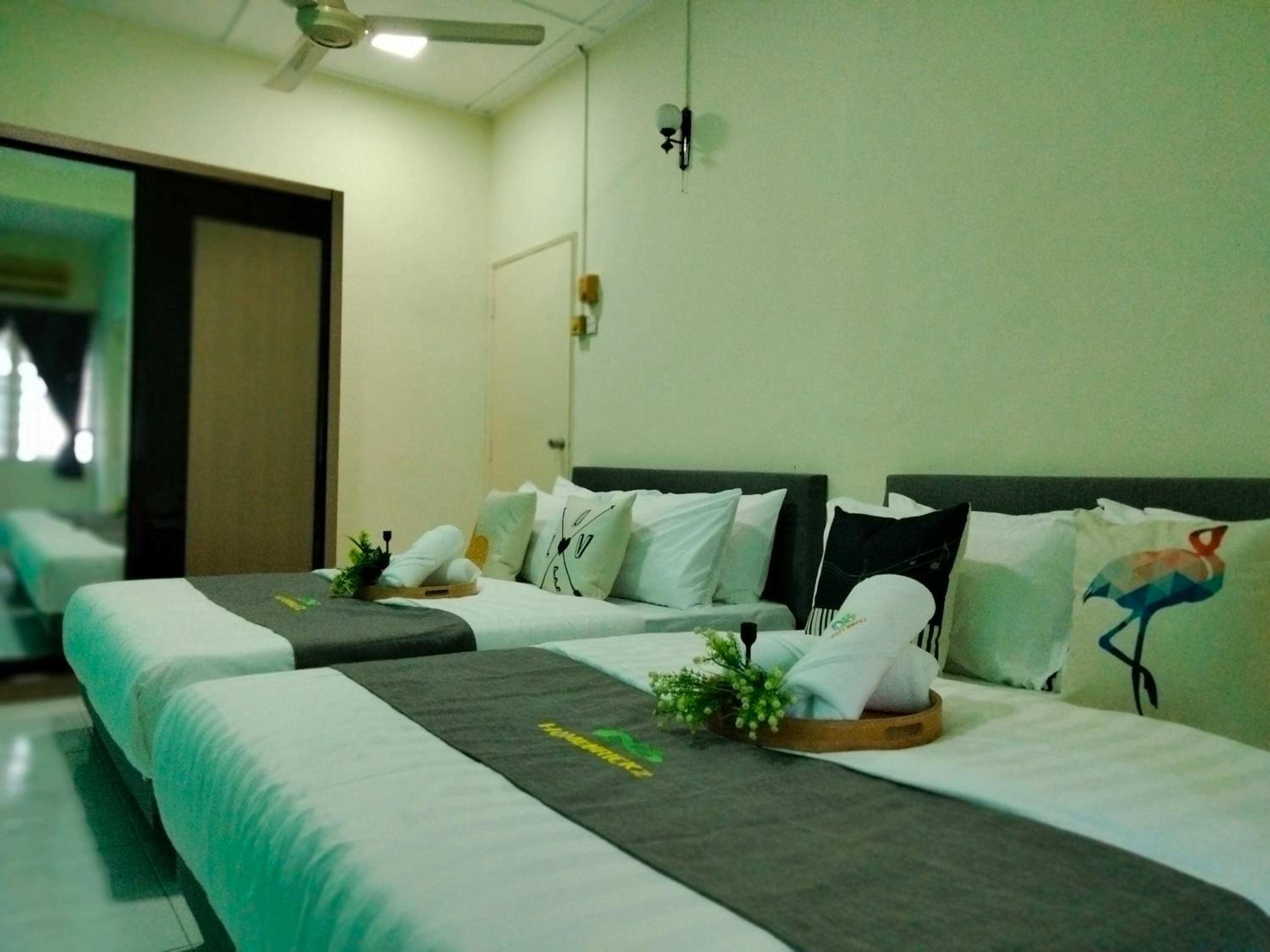 Double Storey 4 Bedroom 9 Pax Landed House, CHERAS JAYA photo 3