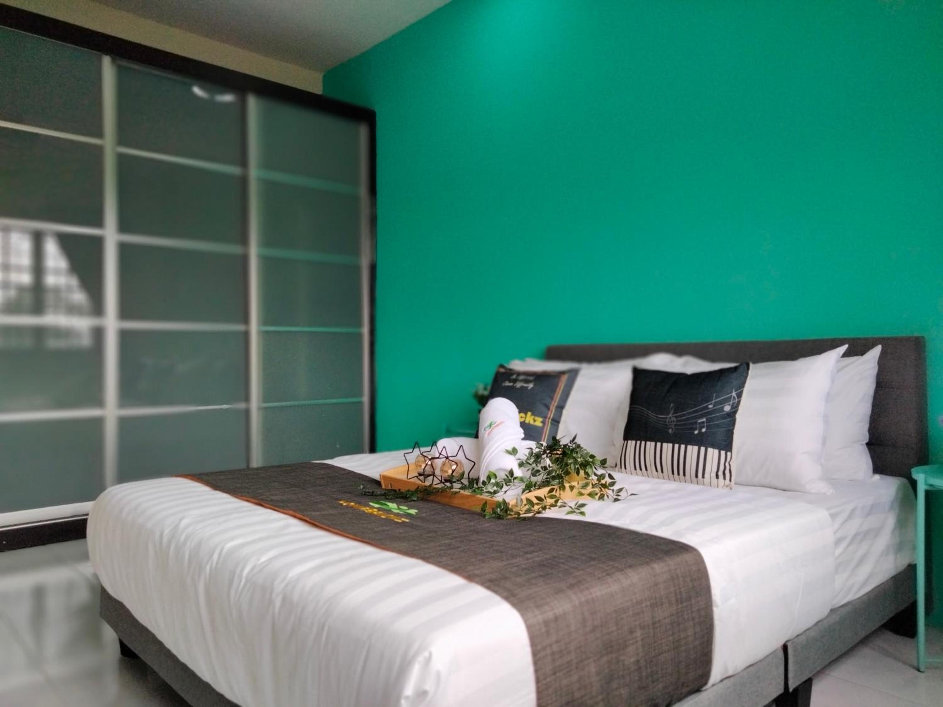 Double Storey 4 Bedroom 9 Pax Landed House, CHERAS JAYA photo 1