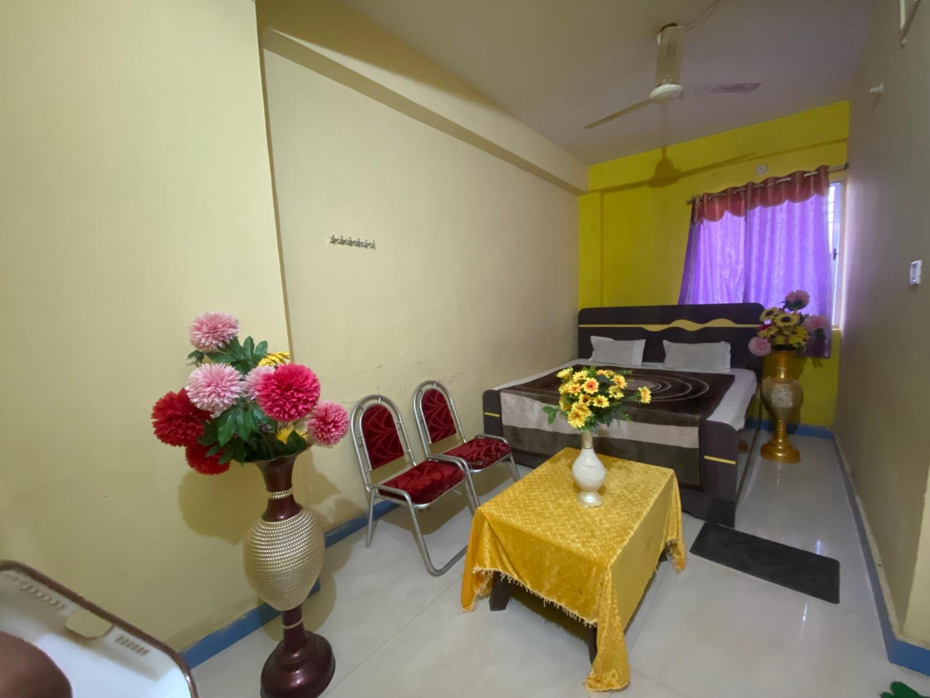 Hotel Shobha and Tent House view 2
