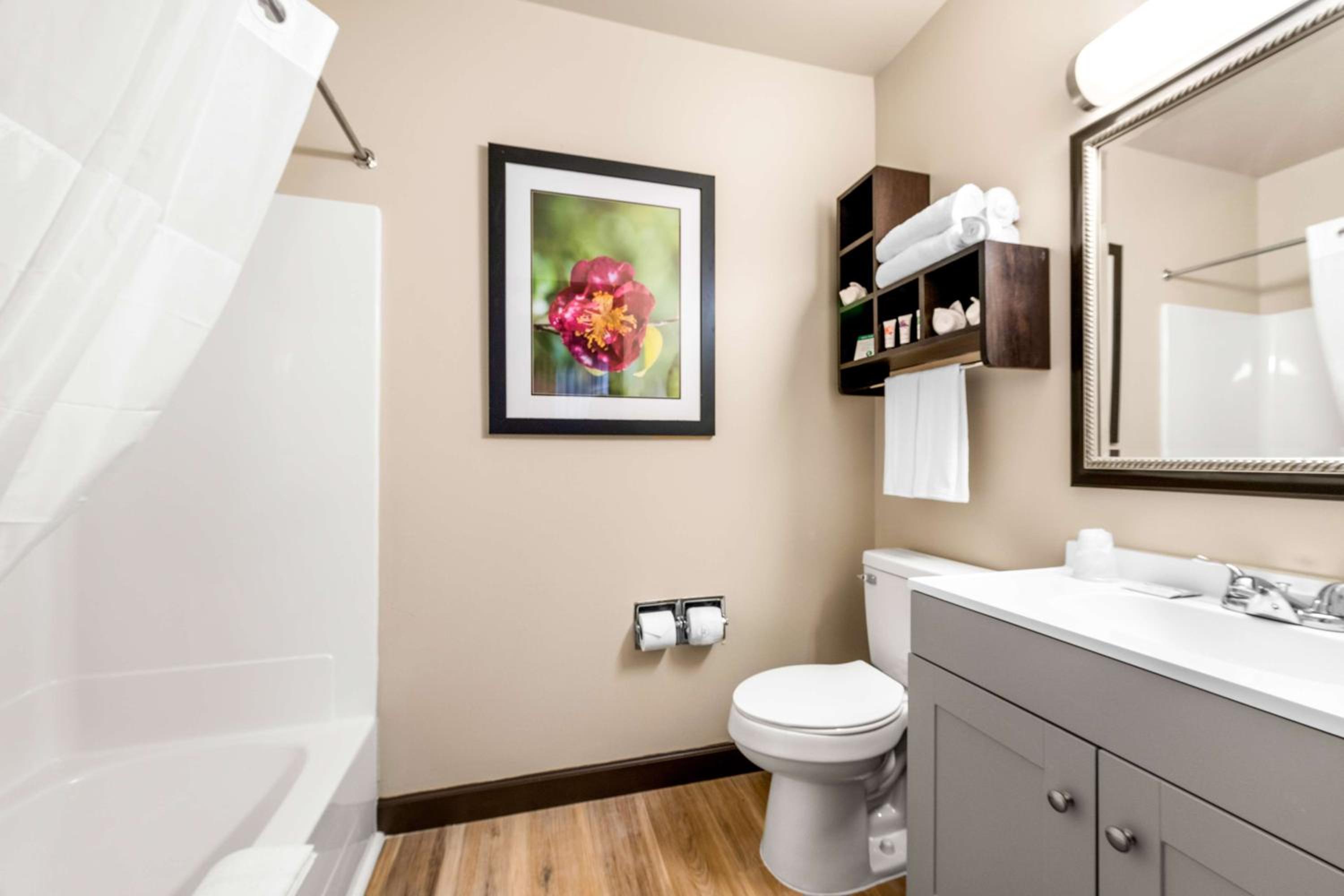 Marquette Vacations - Americas Best Value Inn Marquette - Property Image 48