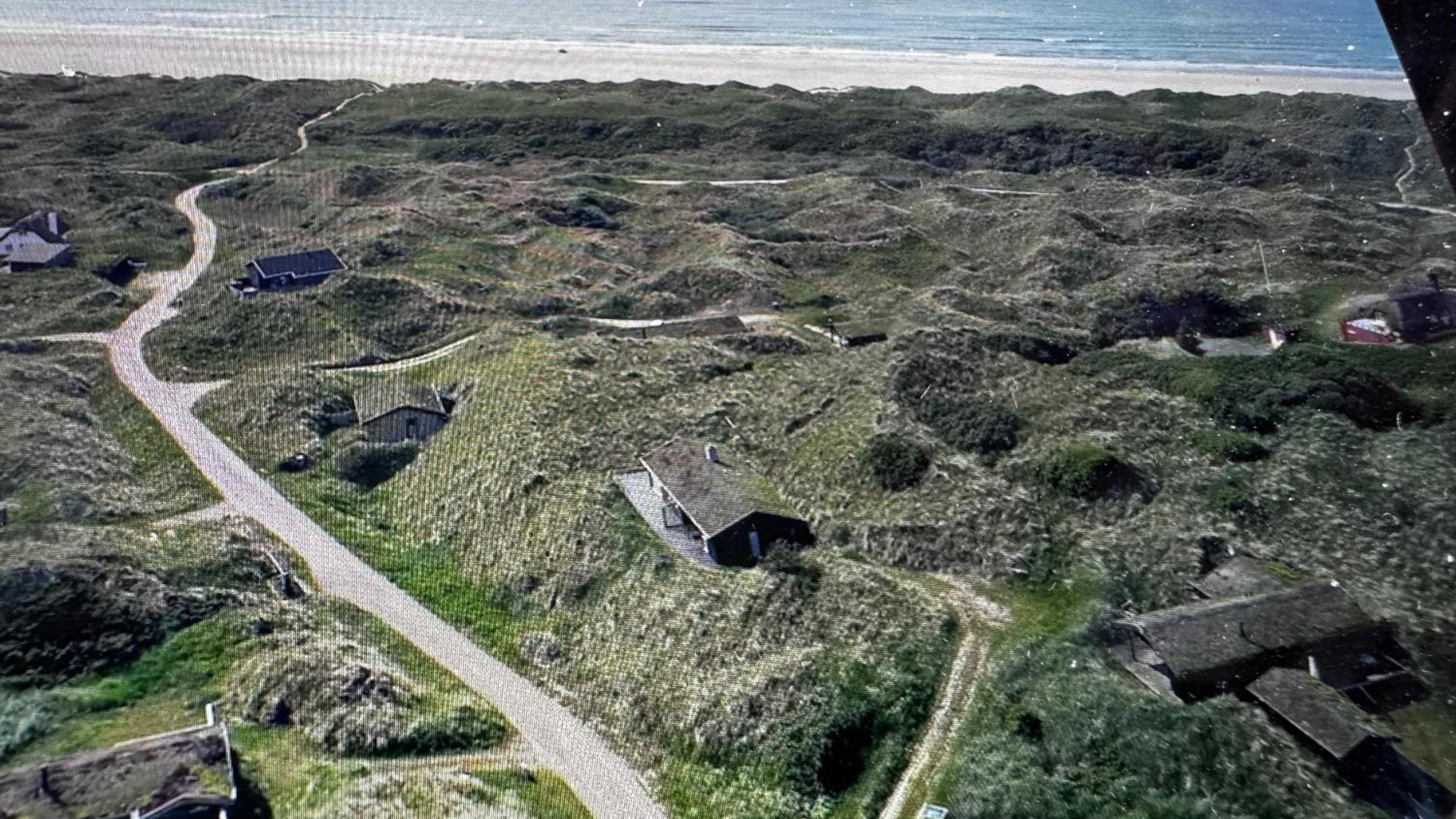 Veludstyret sommerhus i unik natur 350 m fra lækker badestrand - helårsbolig view 3