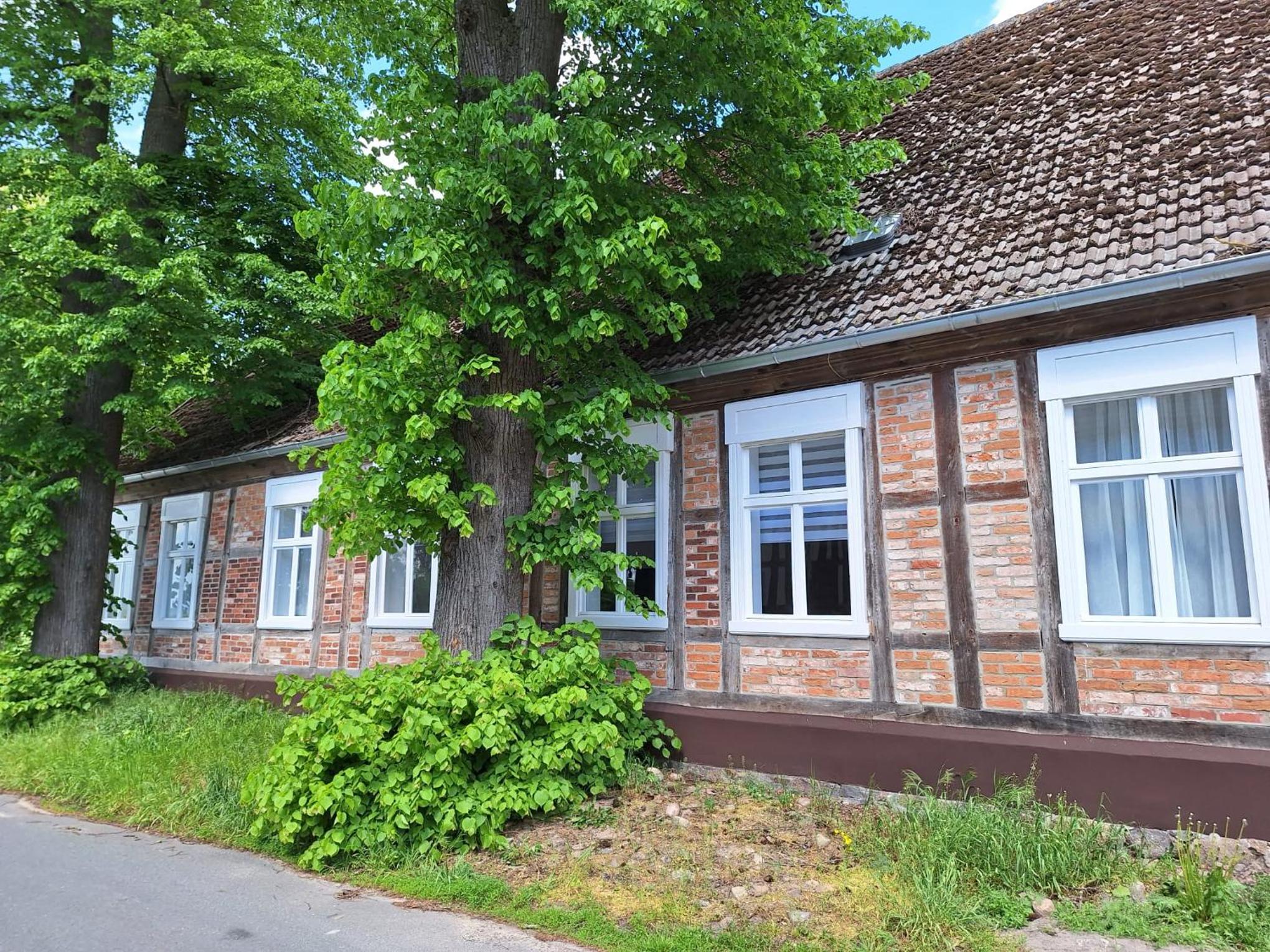 Historisches Altes Gutshaus in Breetz am Fluss